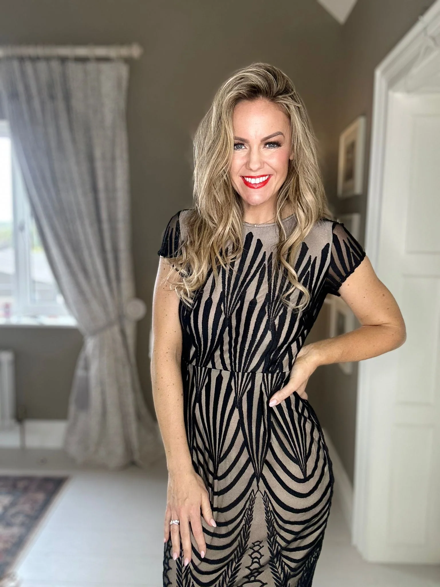 Annabelle black/nude dress 241776 - Image 4