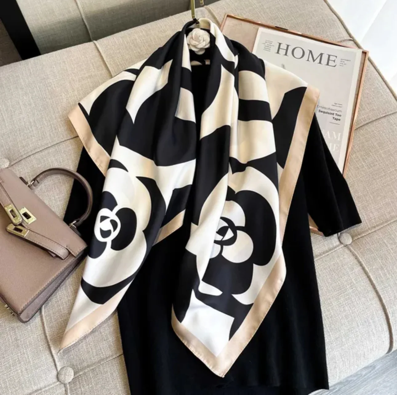 Black and ivory floral scarf - Image 2