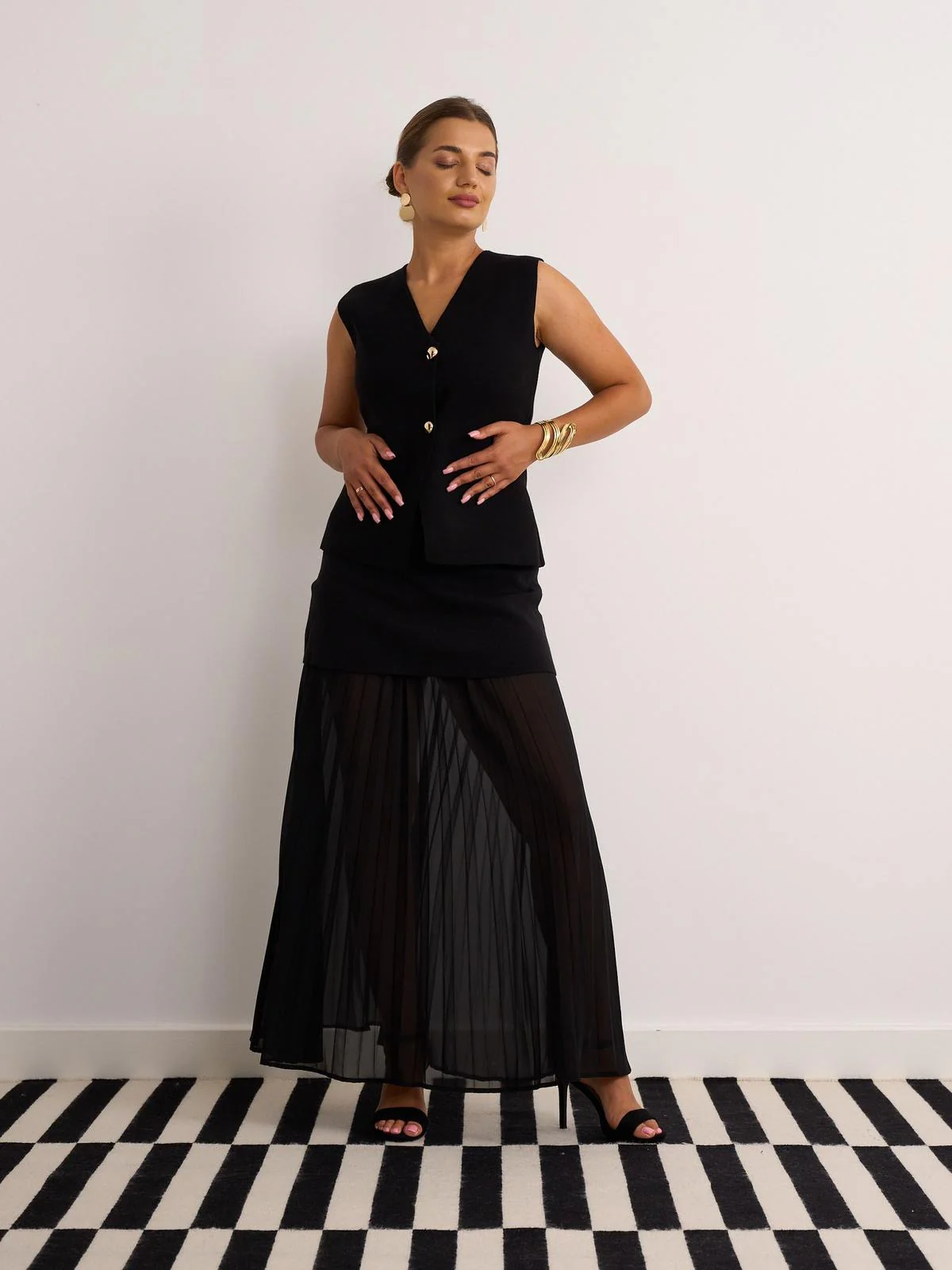 Black buttoned v neck waist coat - Image 4