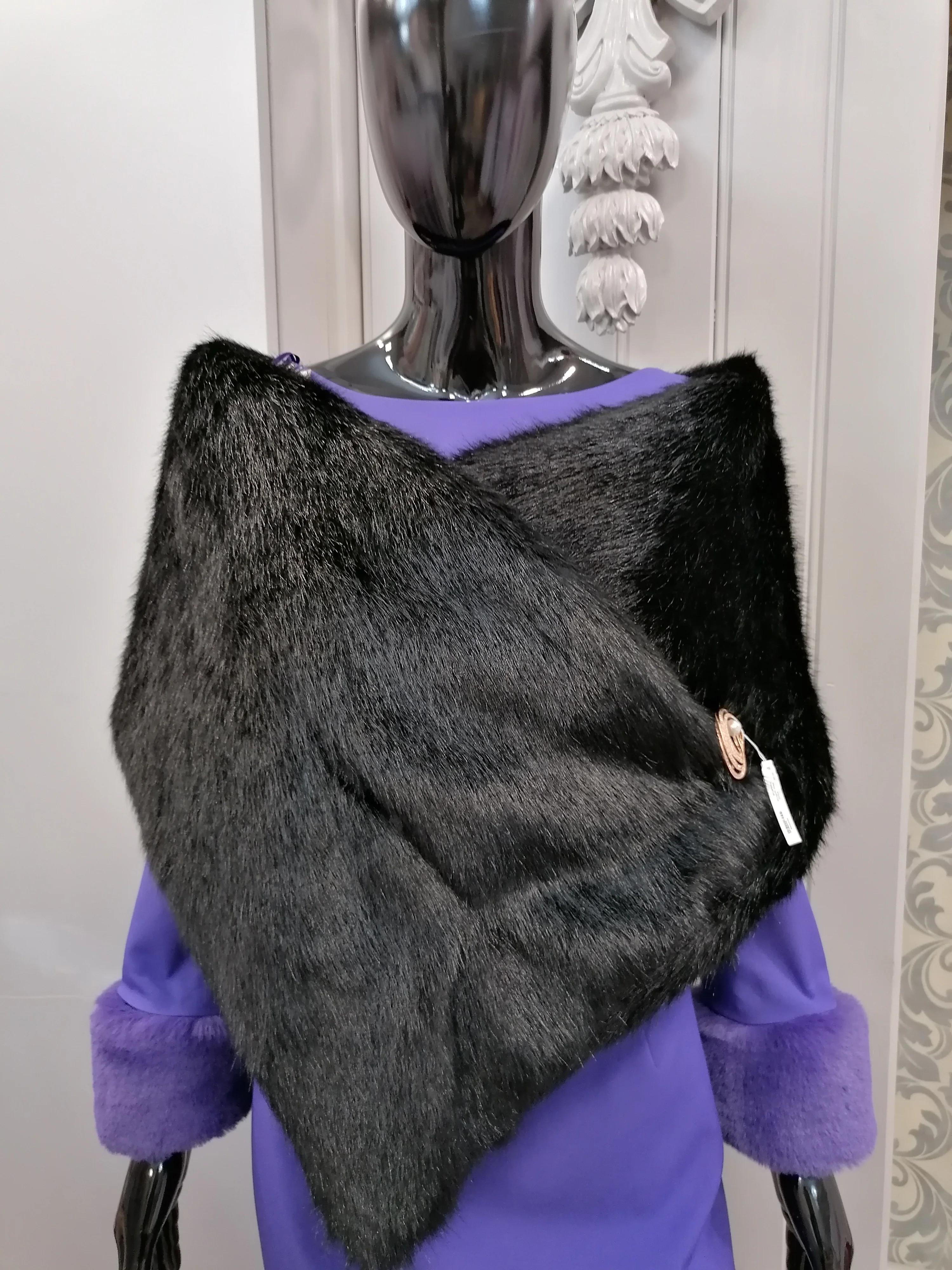 black faux fur wrap - Image 3