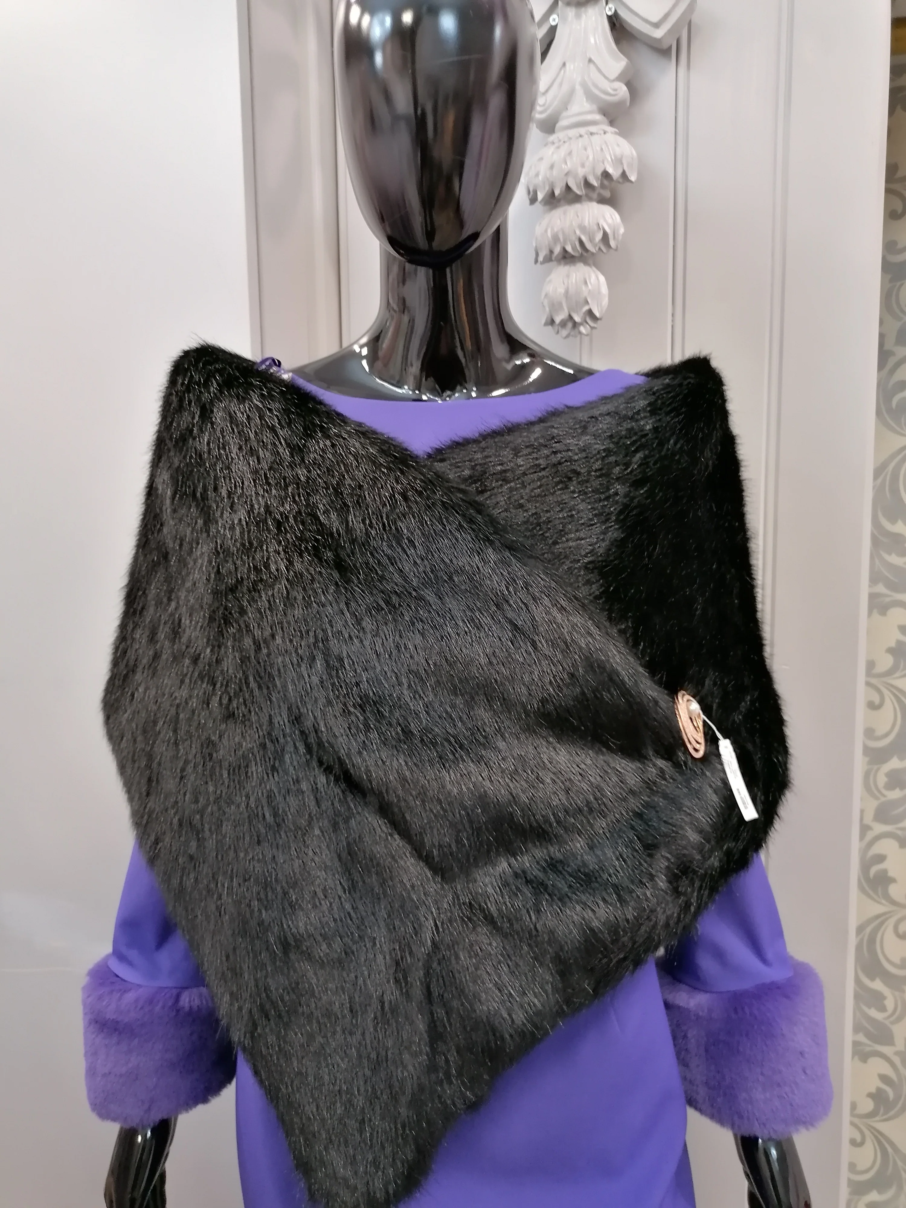 black faux fur wrap - Image 4