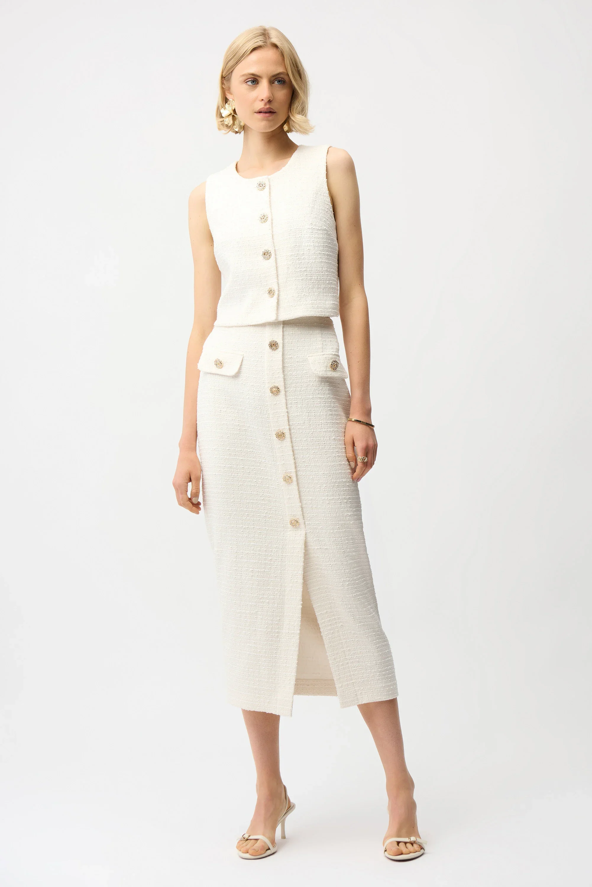 Bouclé Pencil Skirt With Gold Buttons
261301