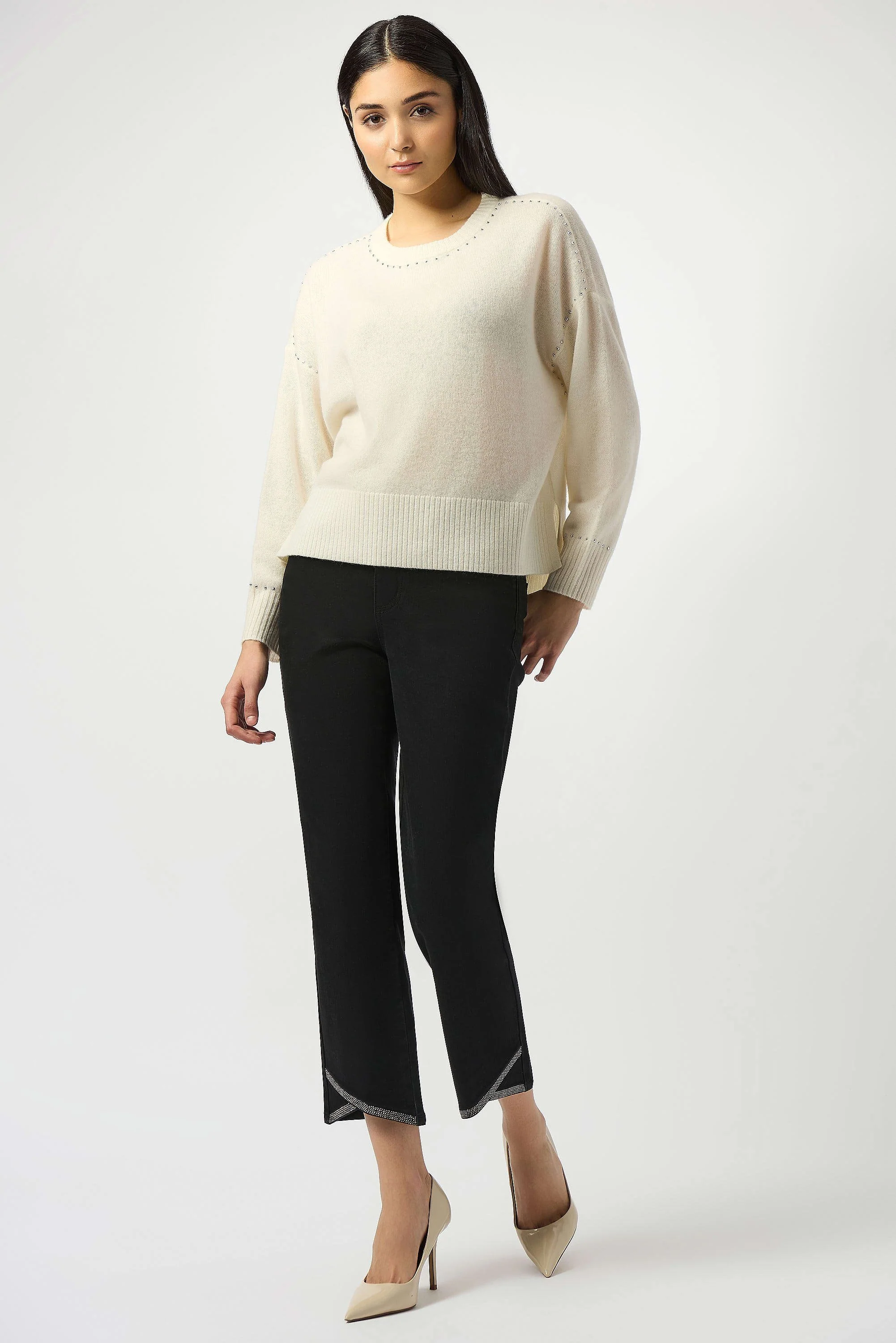 Classic Straight Leg Stretch Denim Jeans / black
253986
_