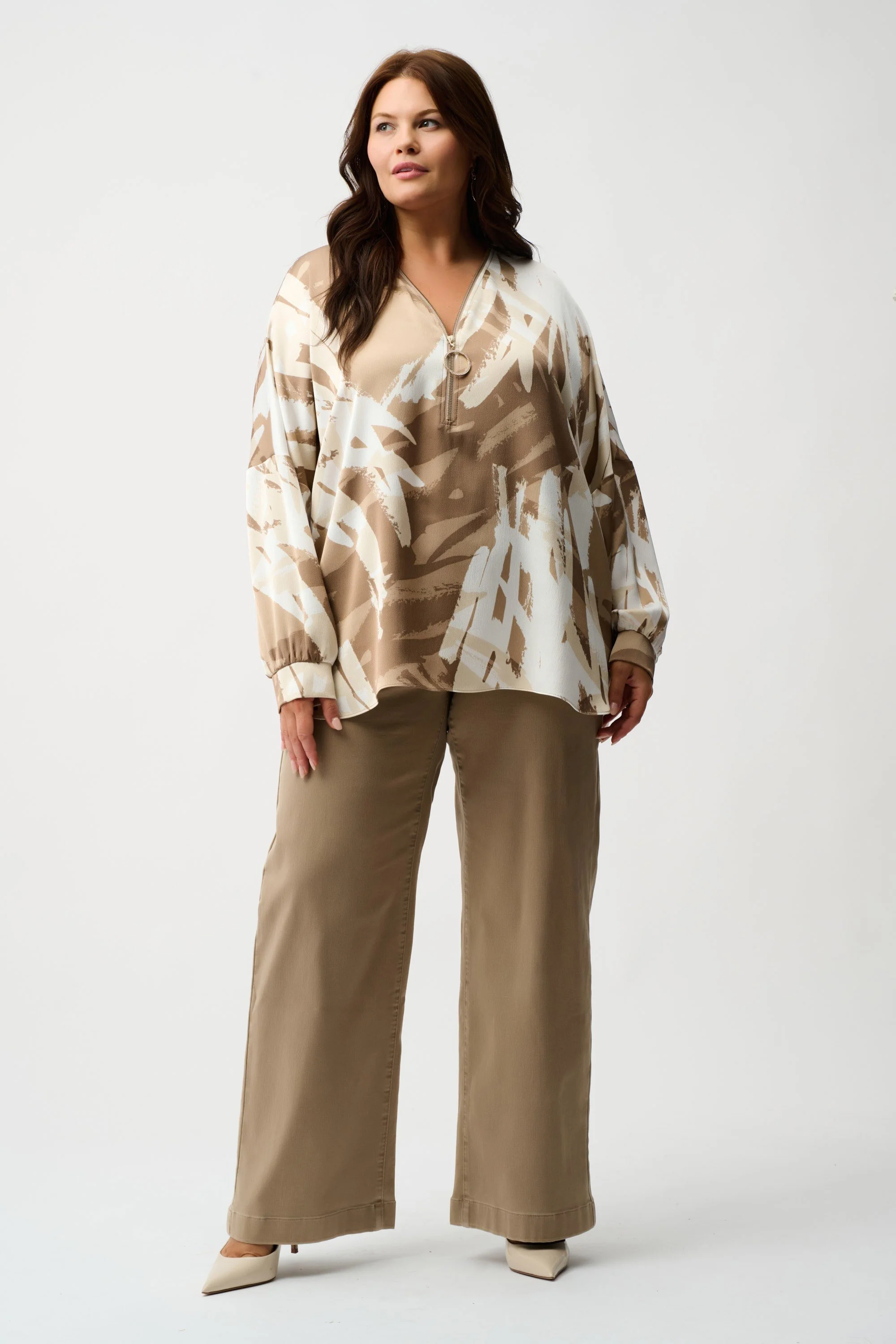 Classic Wide Leg Pull-On Jeans
254919 - Image 3