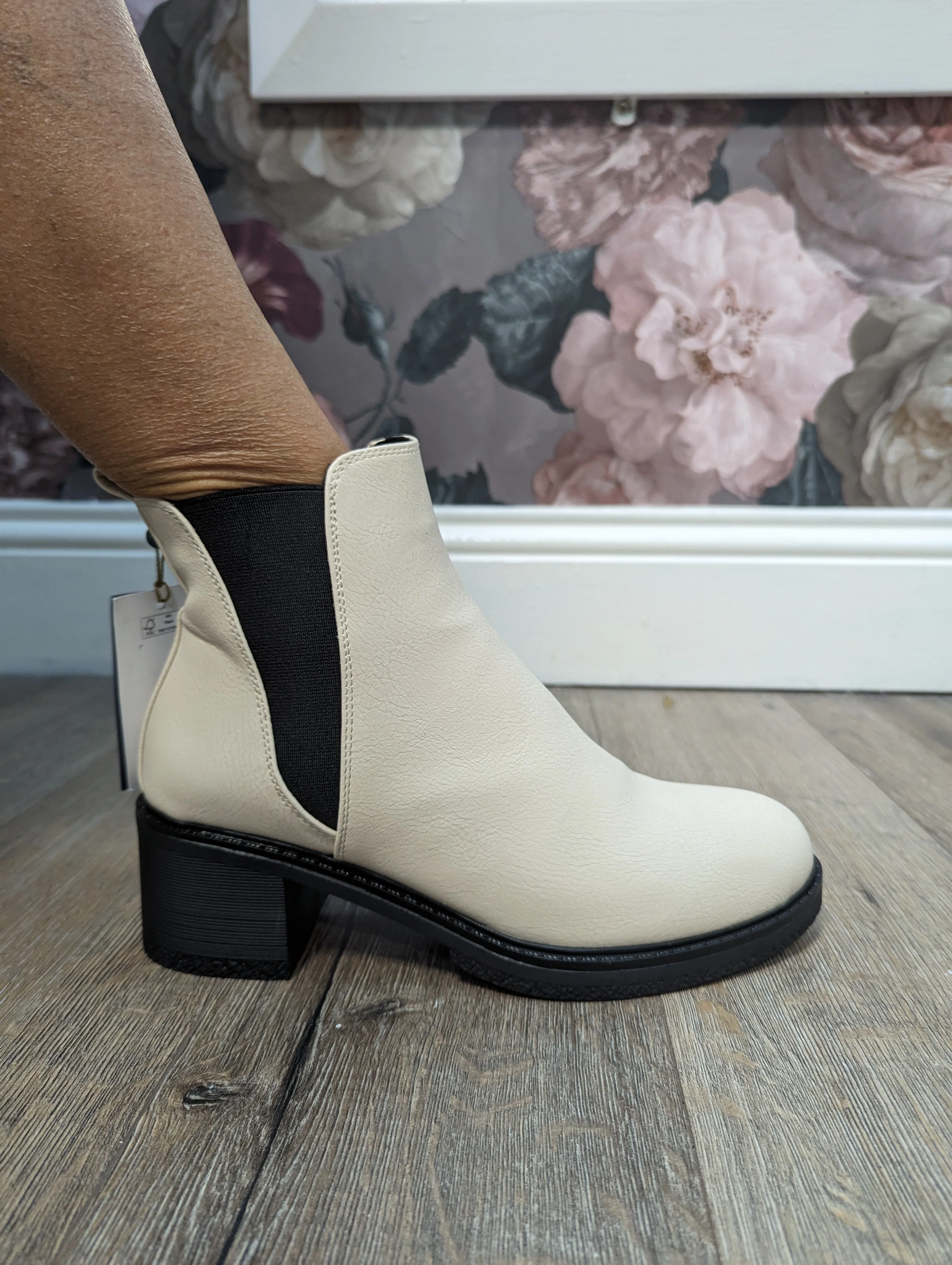 Cream Ophelia boot - Image 3