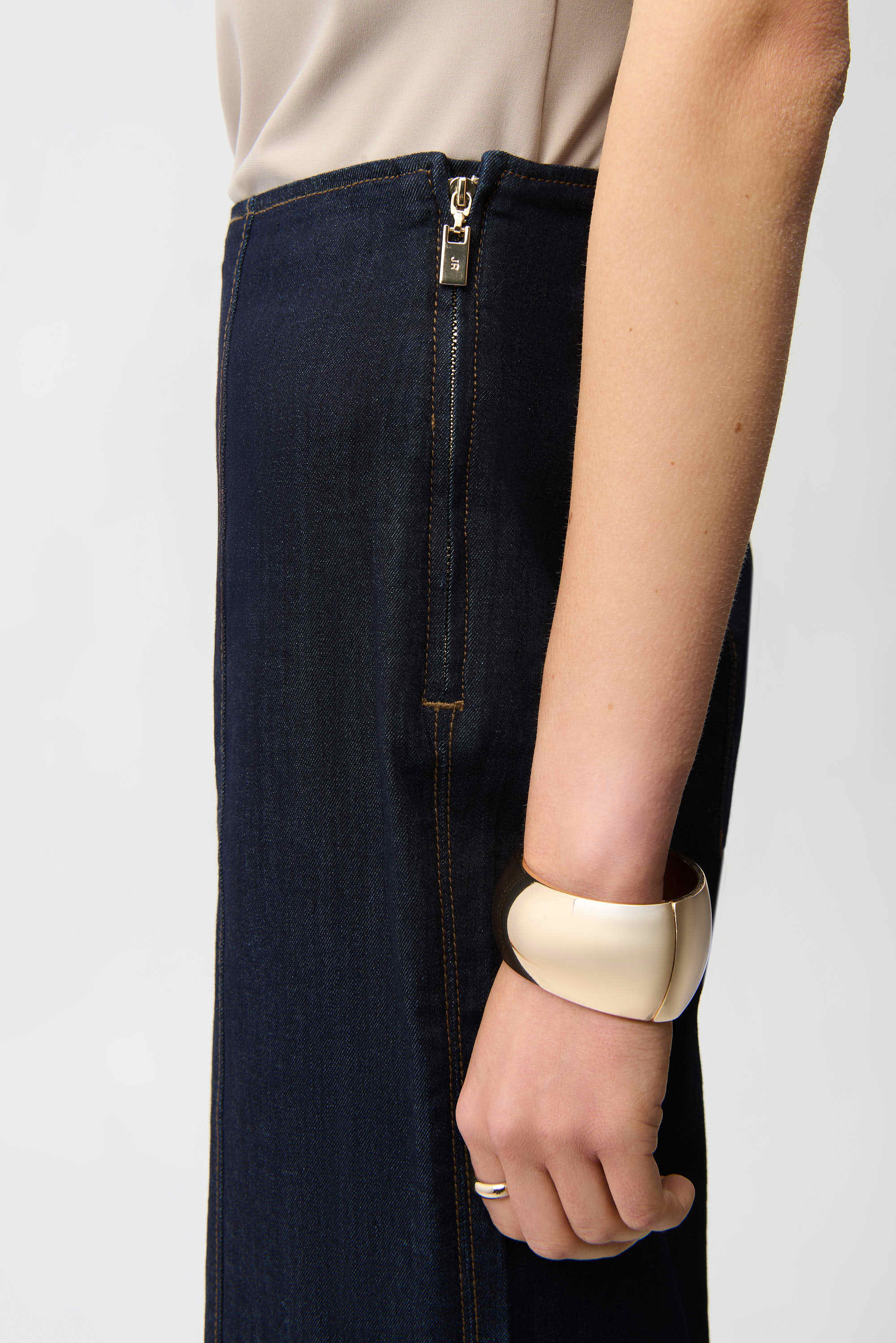 Culotte Jeans With Exposed Side Zipper
261955 - Image 2
