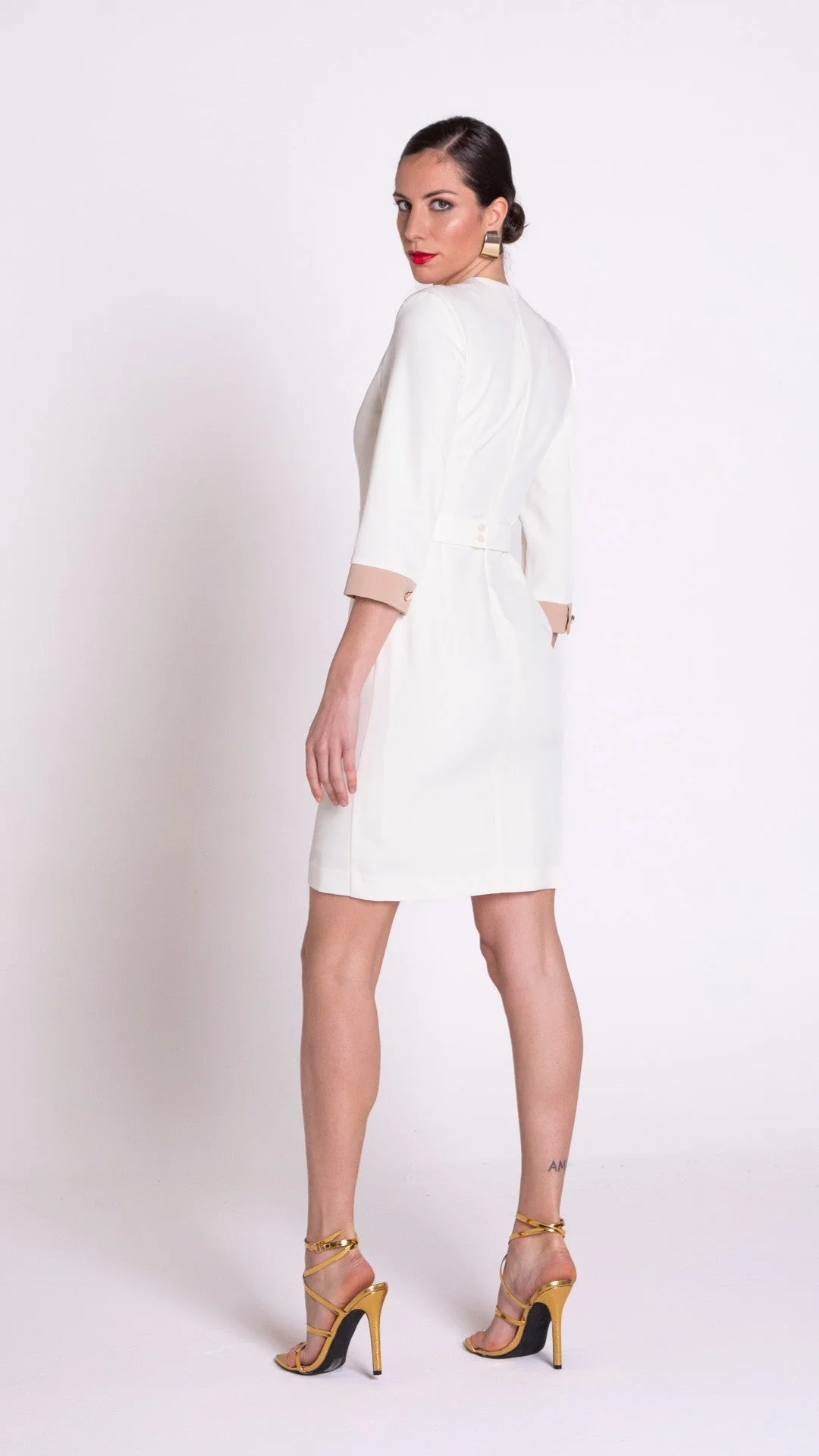 Edas cream/beige dress. - Image 2
