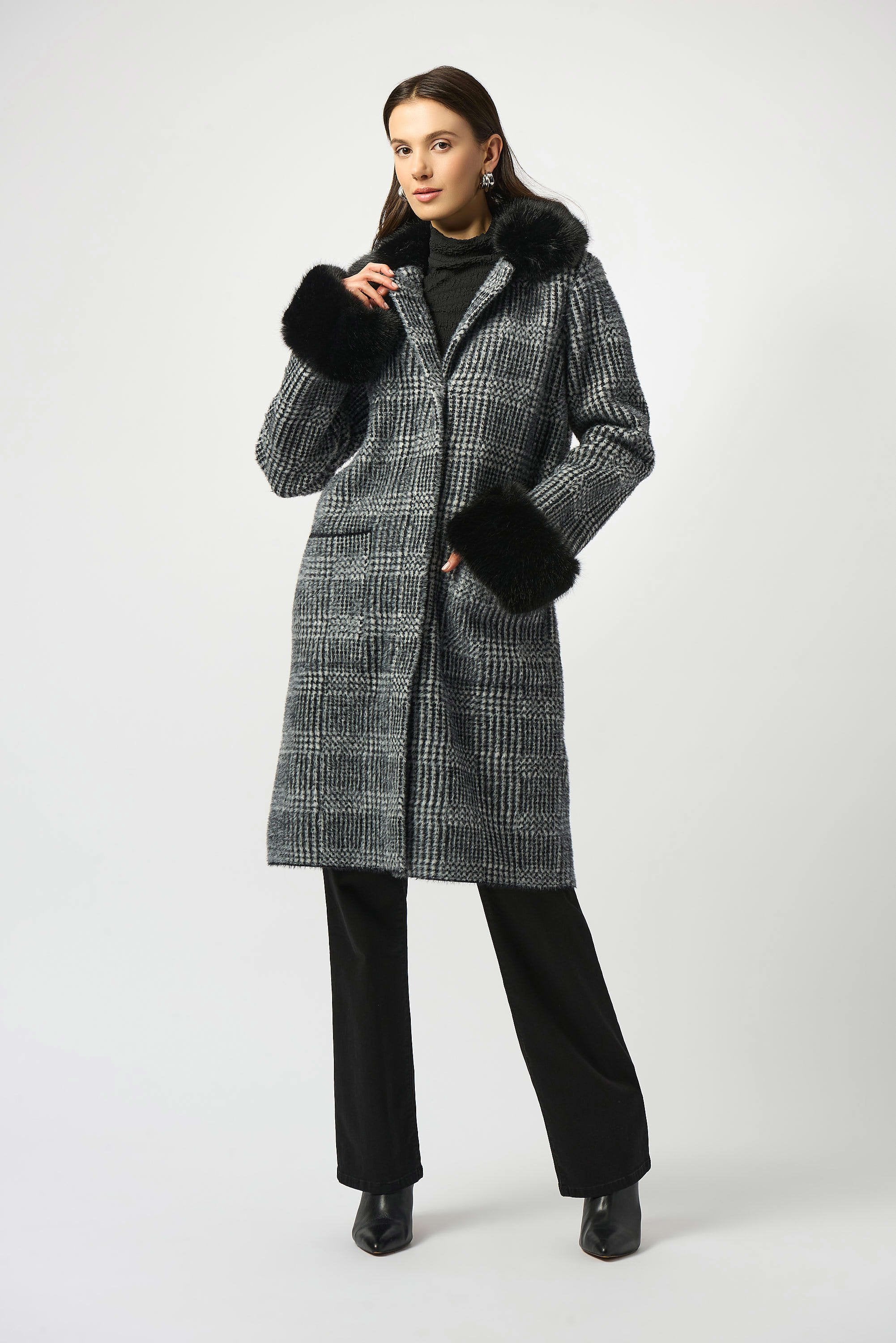 Feather Yarn Plaid Jacquard Coat with Faux Fur Trim
253900 - Image 3