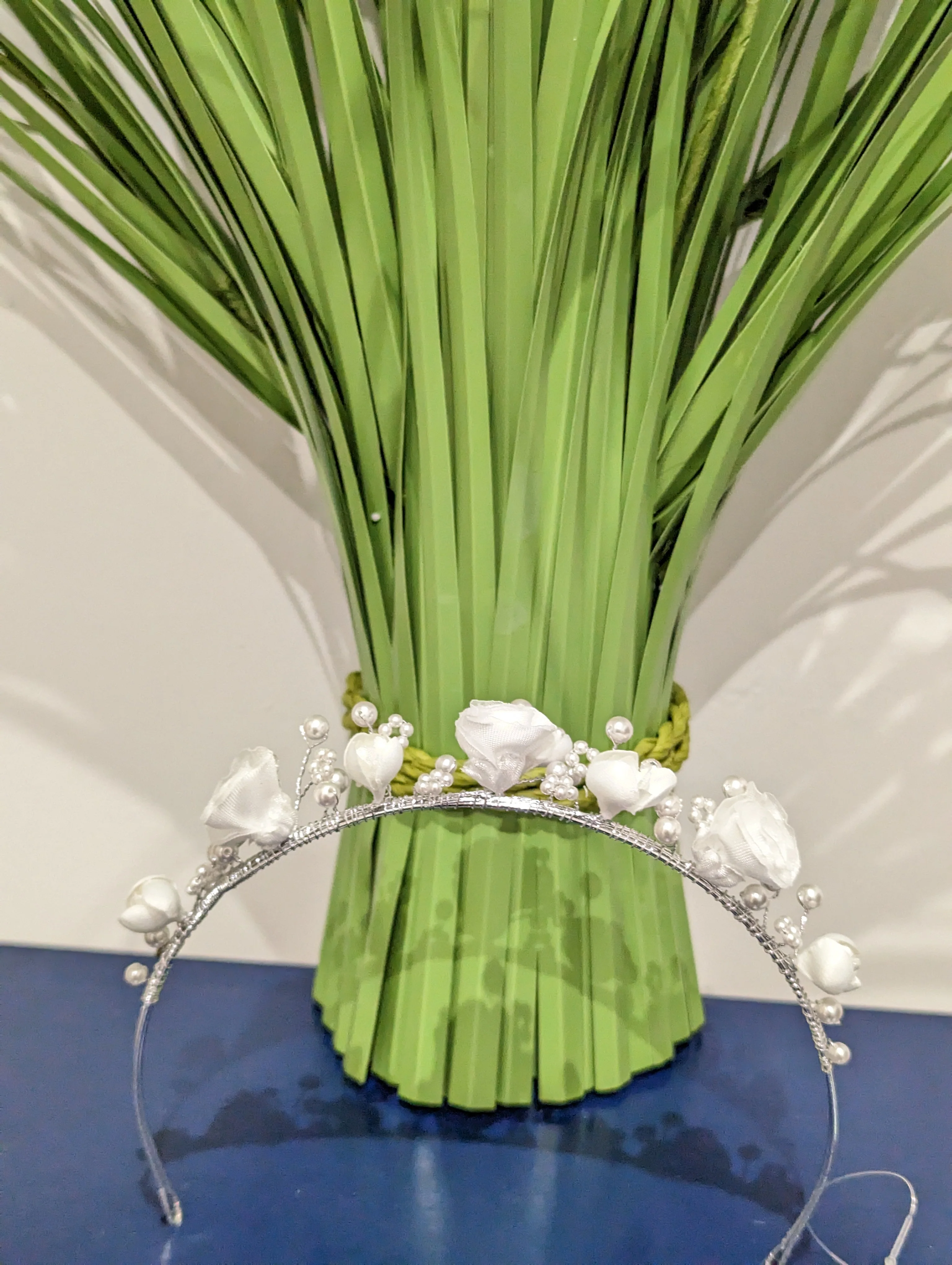 Flower amd pearl tiara 5203 - Image 4