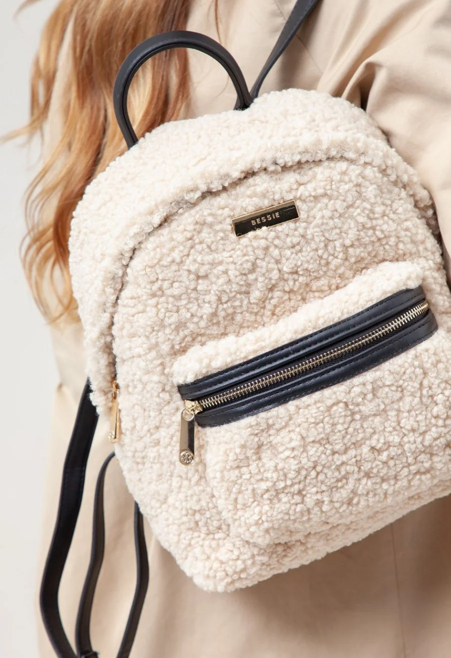 fluffy bagpack - Image 5