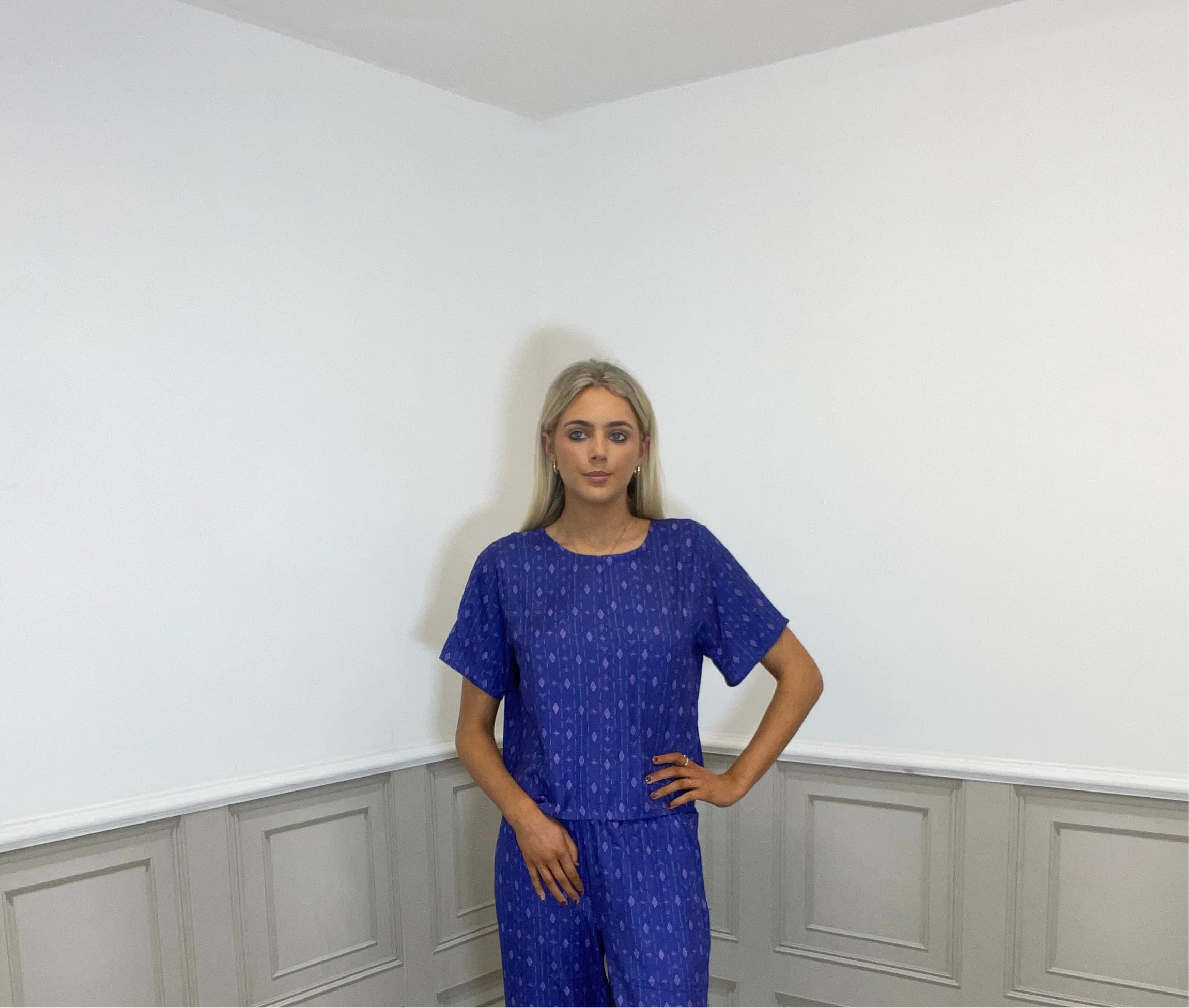 Fluresk blue skipper top