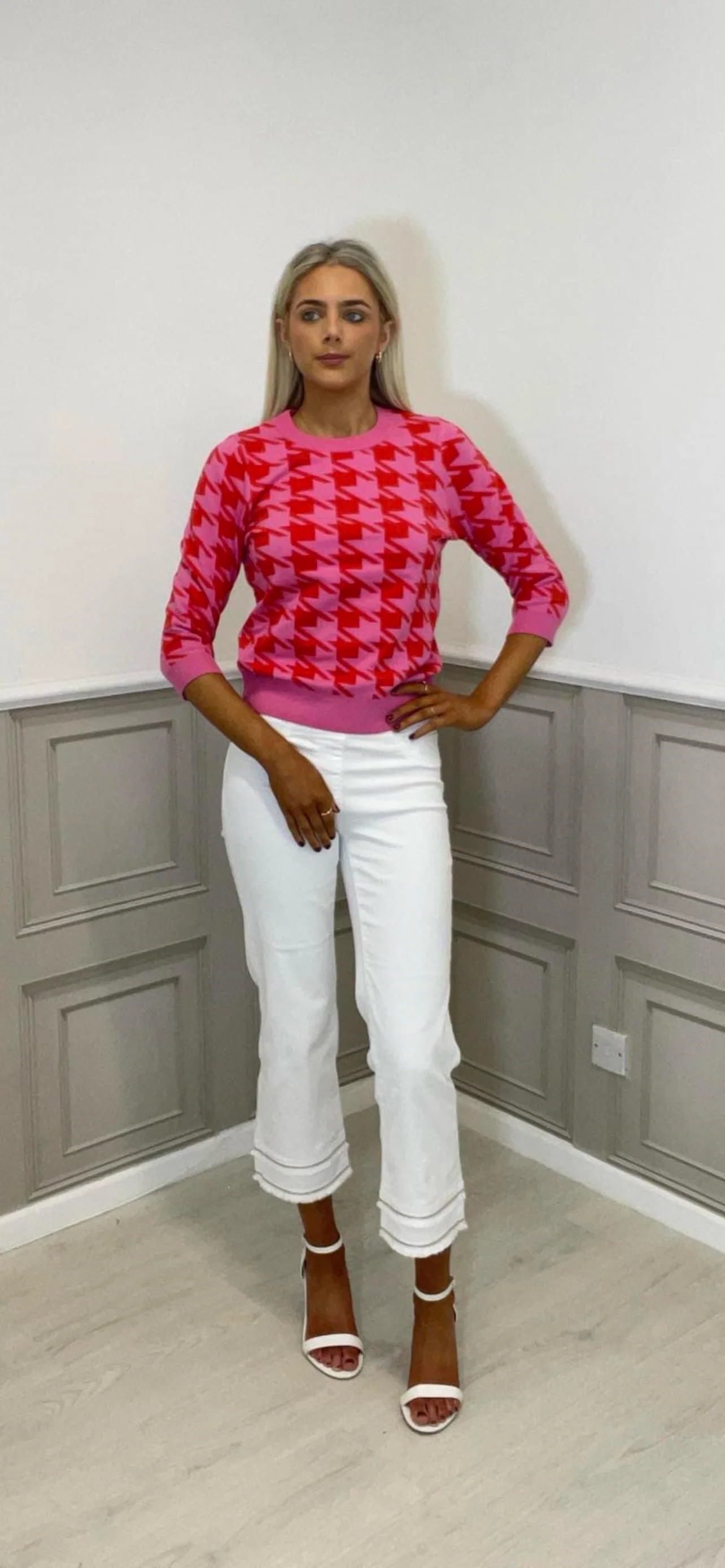 K-Design red/pink Houndstooth print jumper Straight design. - Image 2