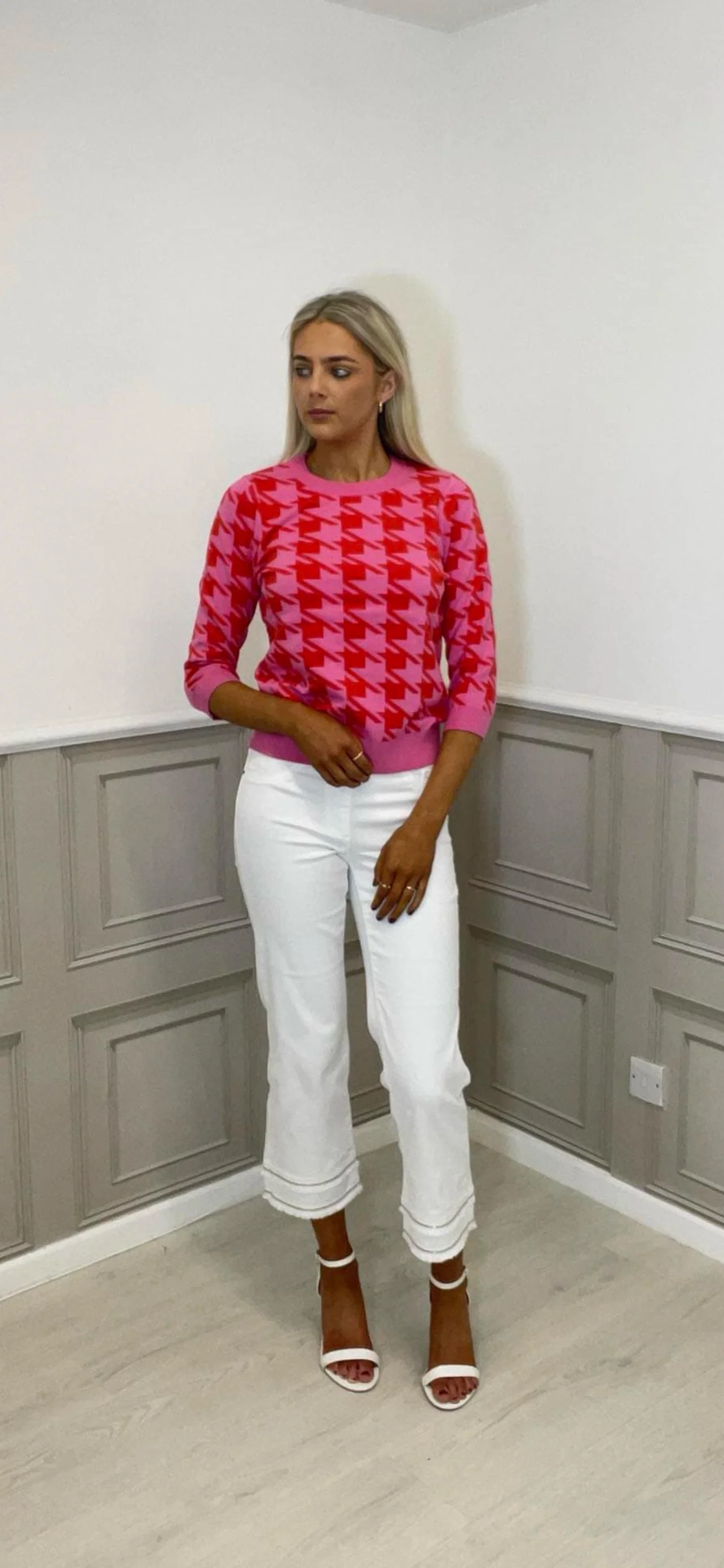 K-Design red/pink Houndstooth print jumper Straight design. - Image 3