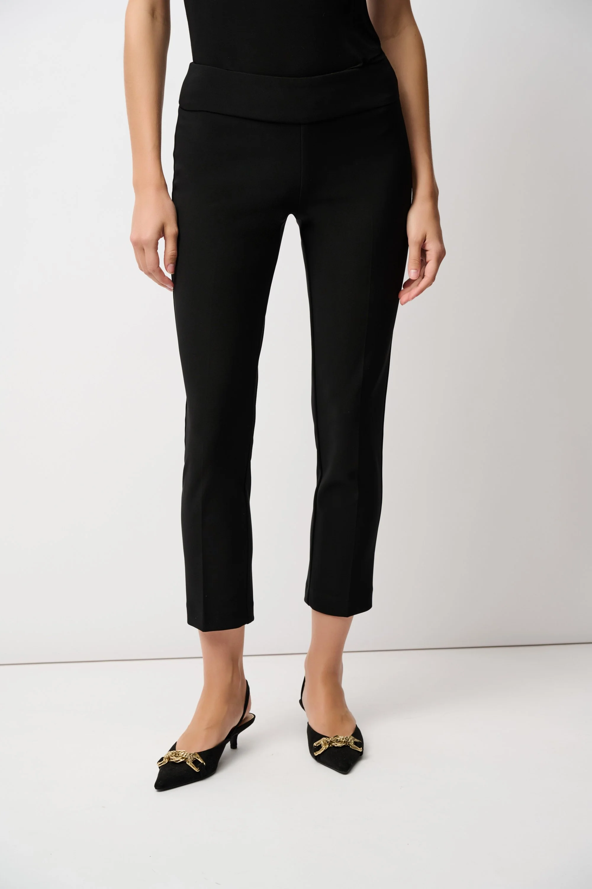 JOSEPH RIBKOFF 181089NOS Classic Cropped Pant - Black
