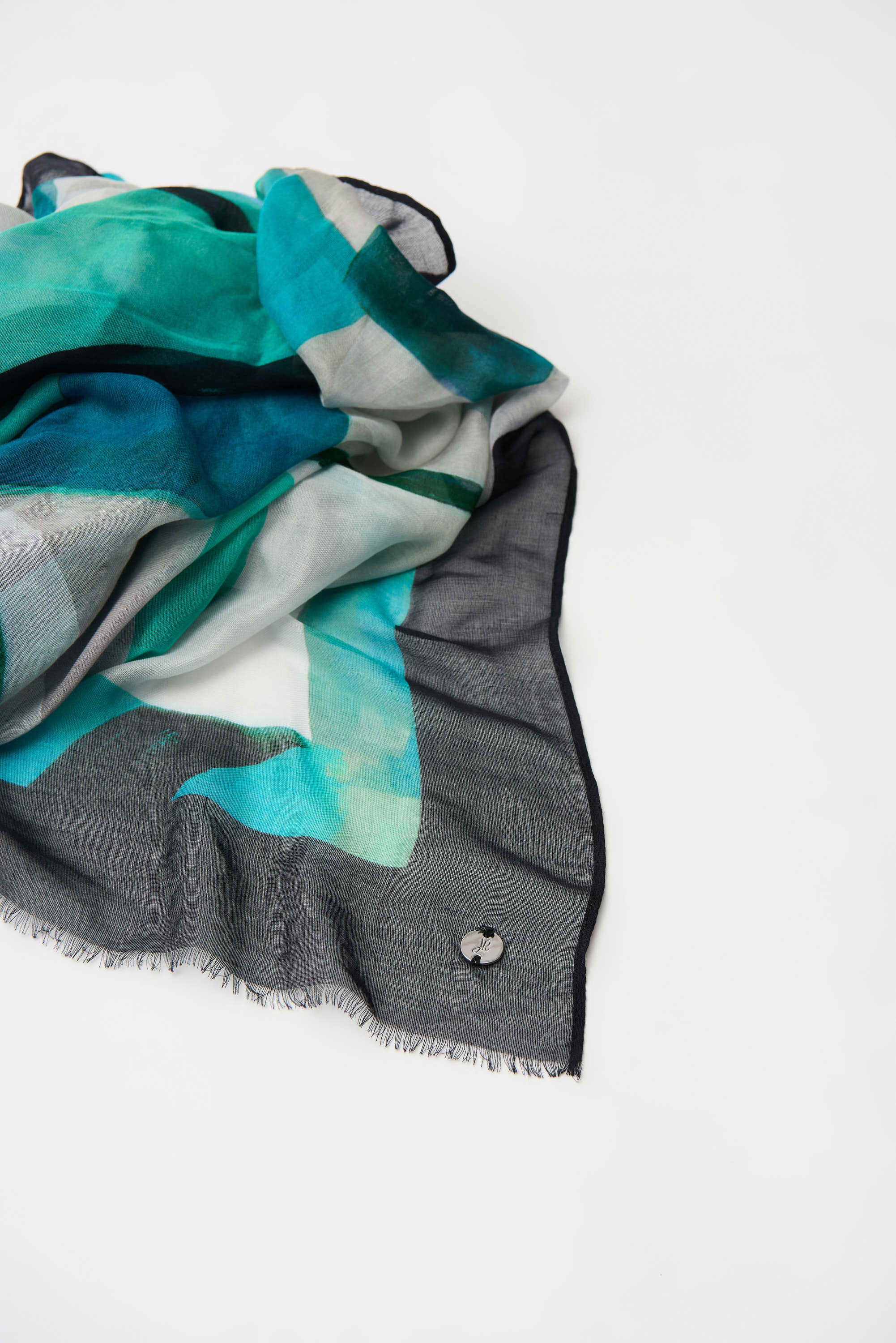 JOSEPH RIBKOFF 261985 Viscose Geometric Print Scarf - Image 3