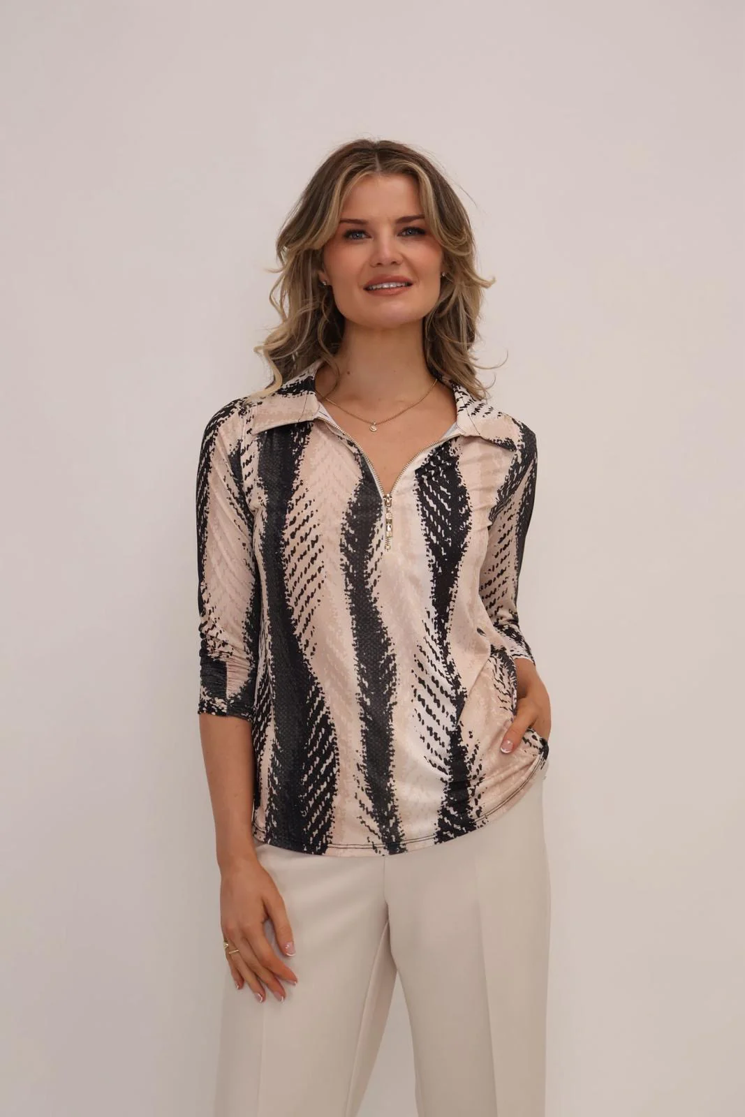 Kate & Pippa zip top