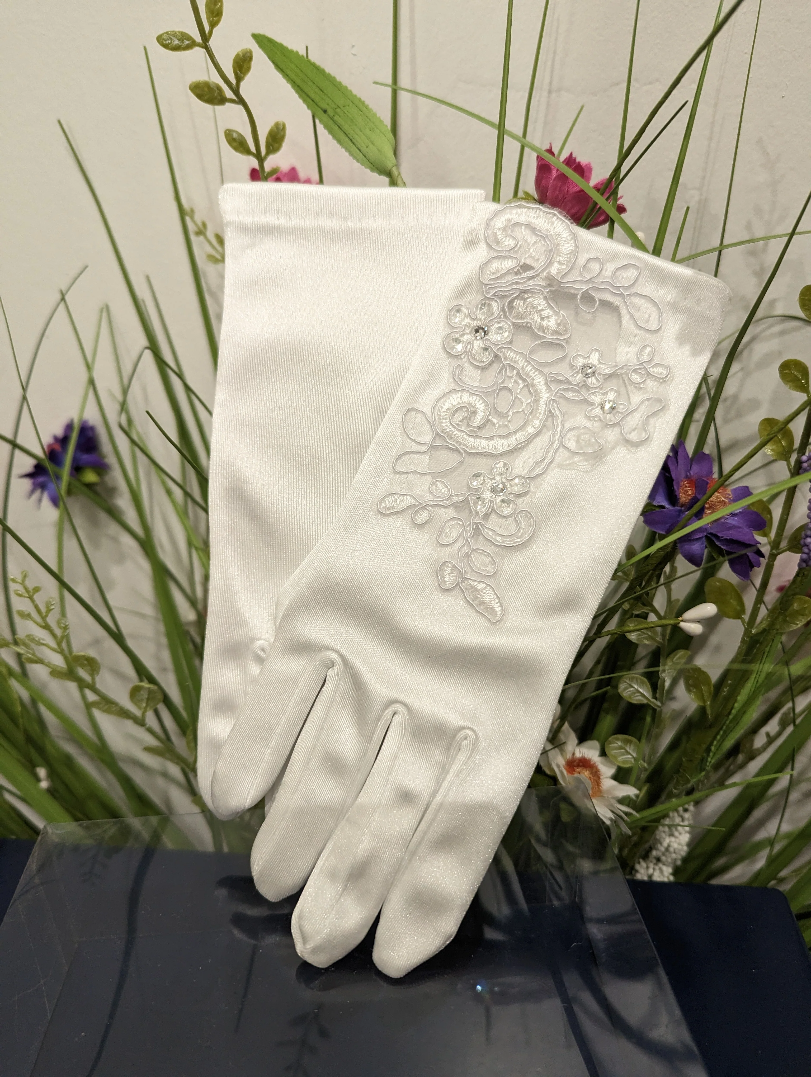 Lace communion glove - Image 2