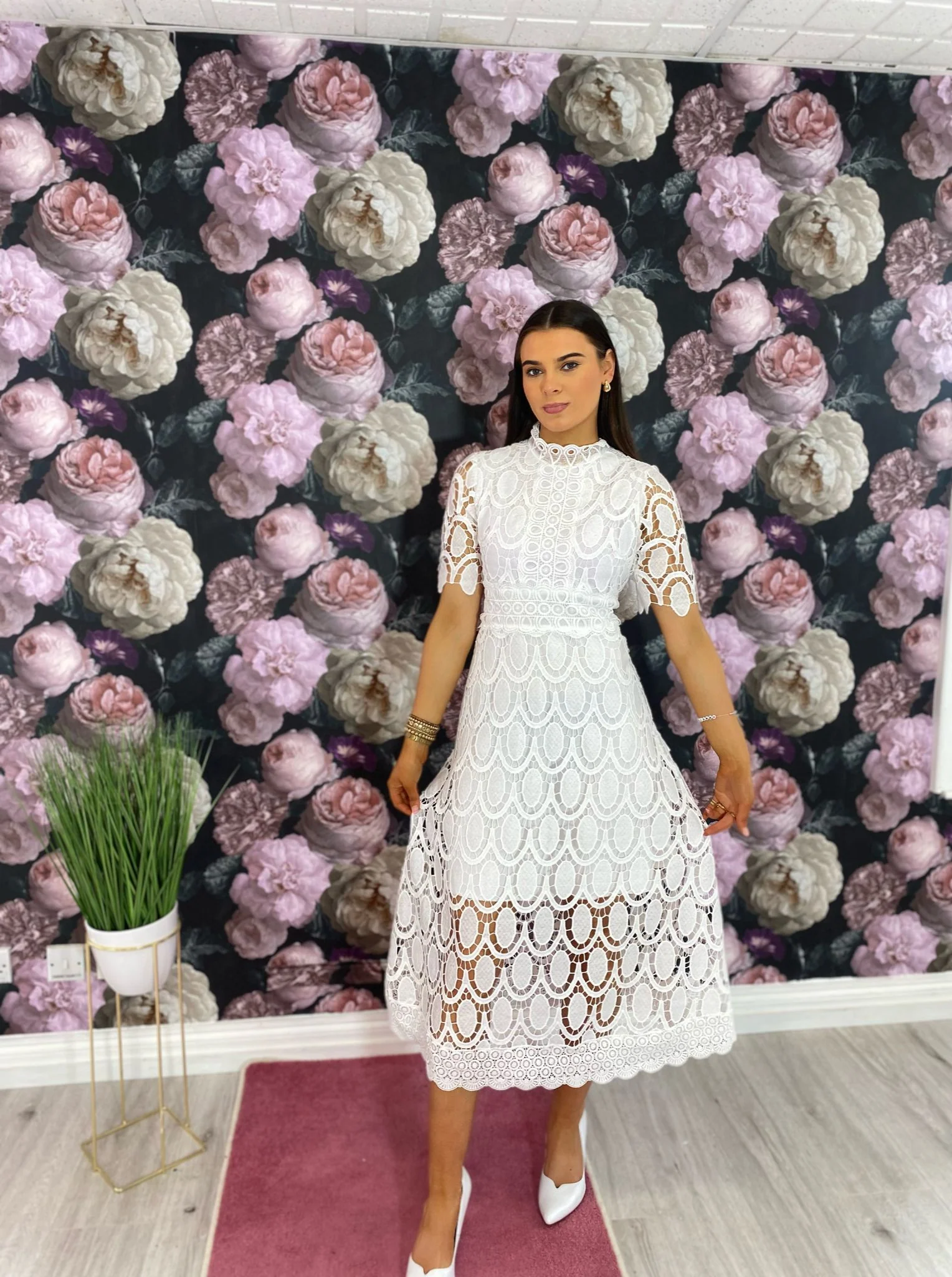 Lacey white dress - Image 2