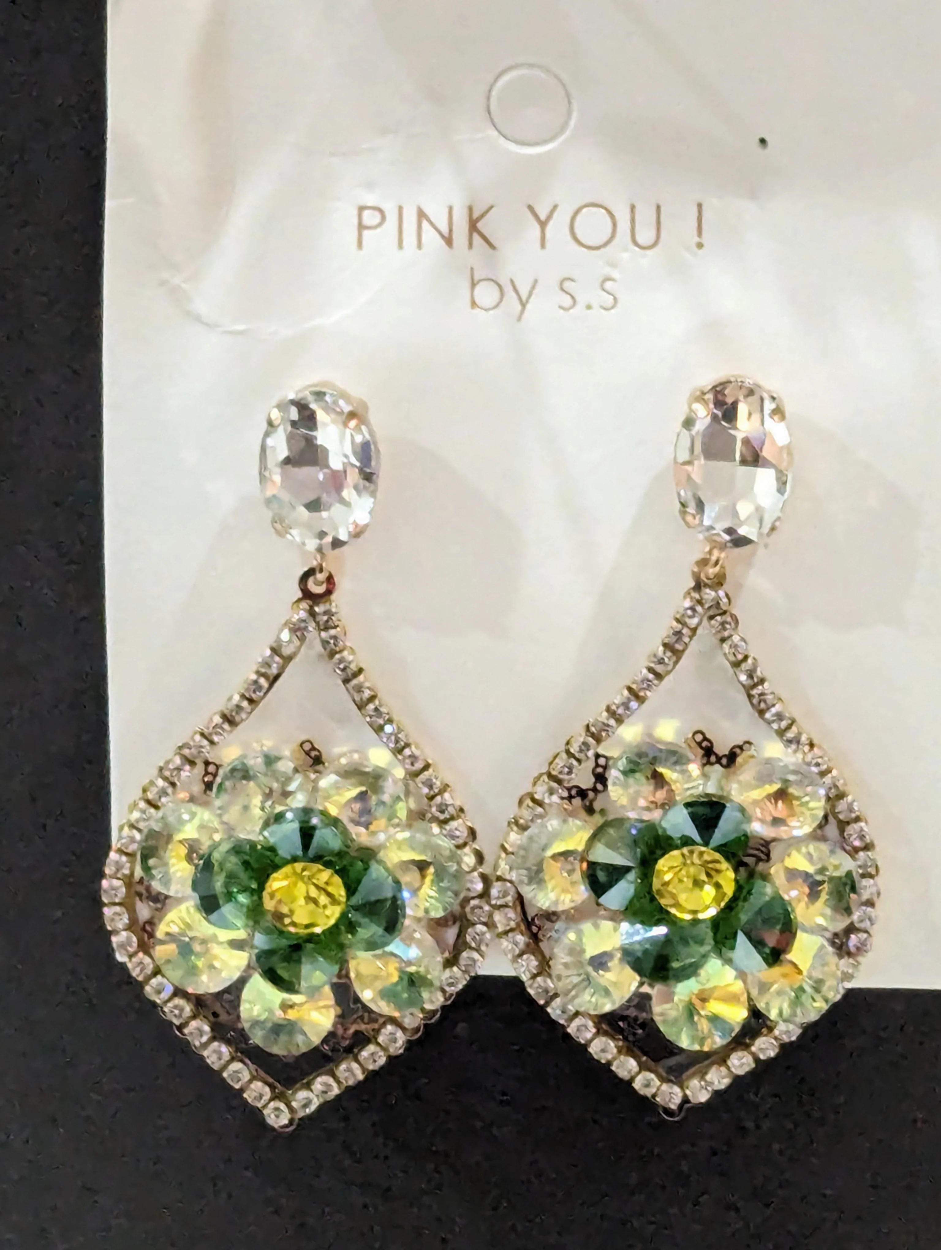 Large lime/green gold earrings - Image 5