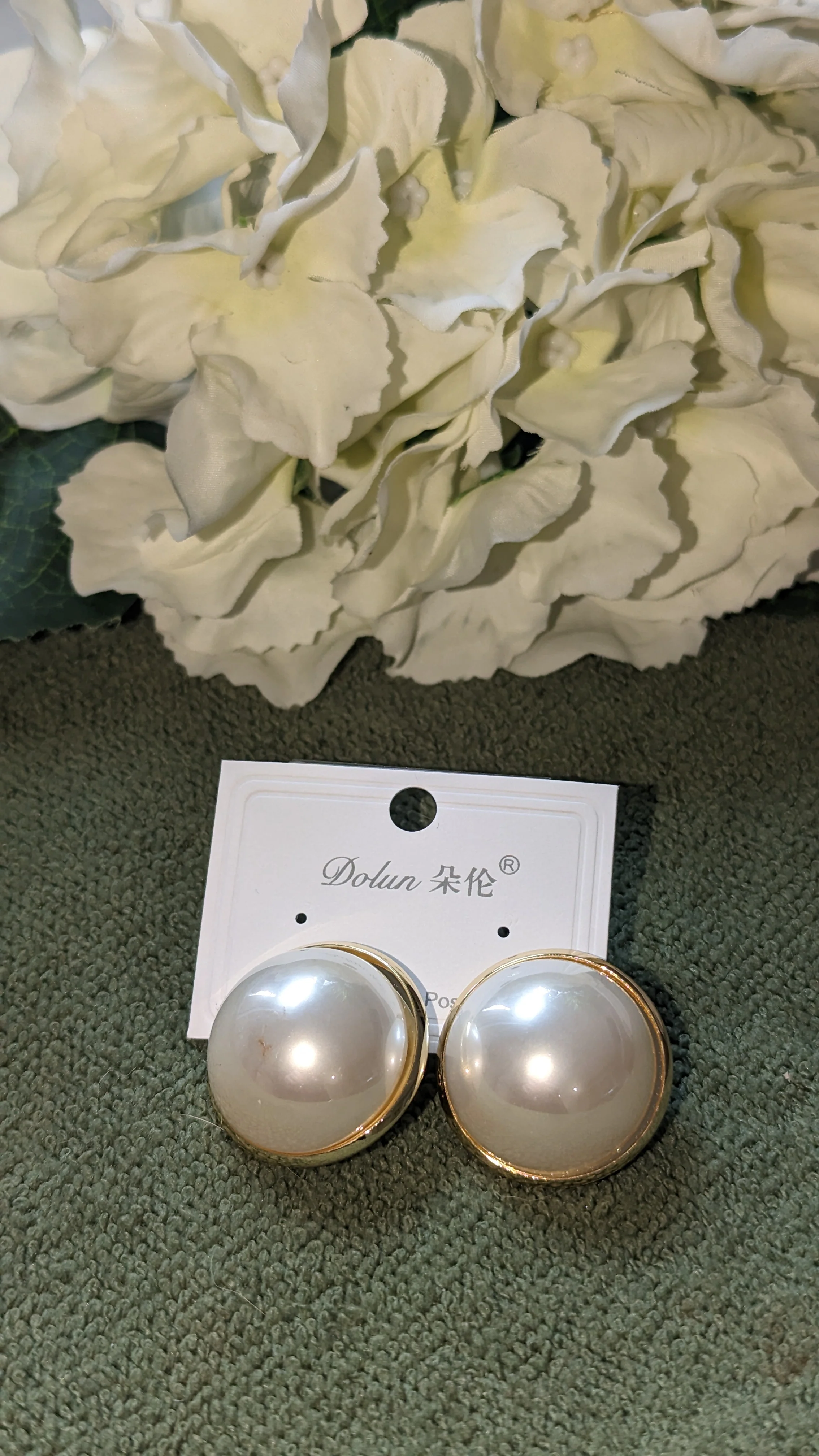 Large round pearl earrings - Image 2