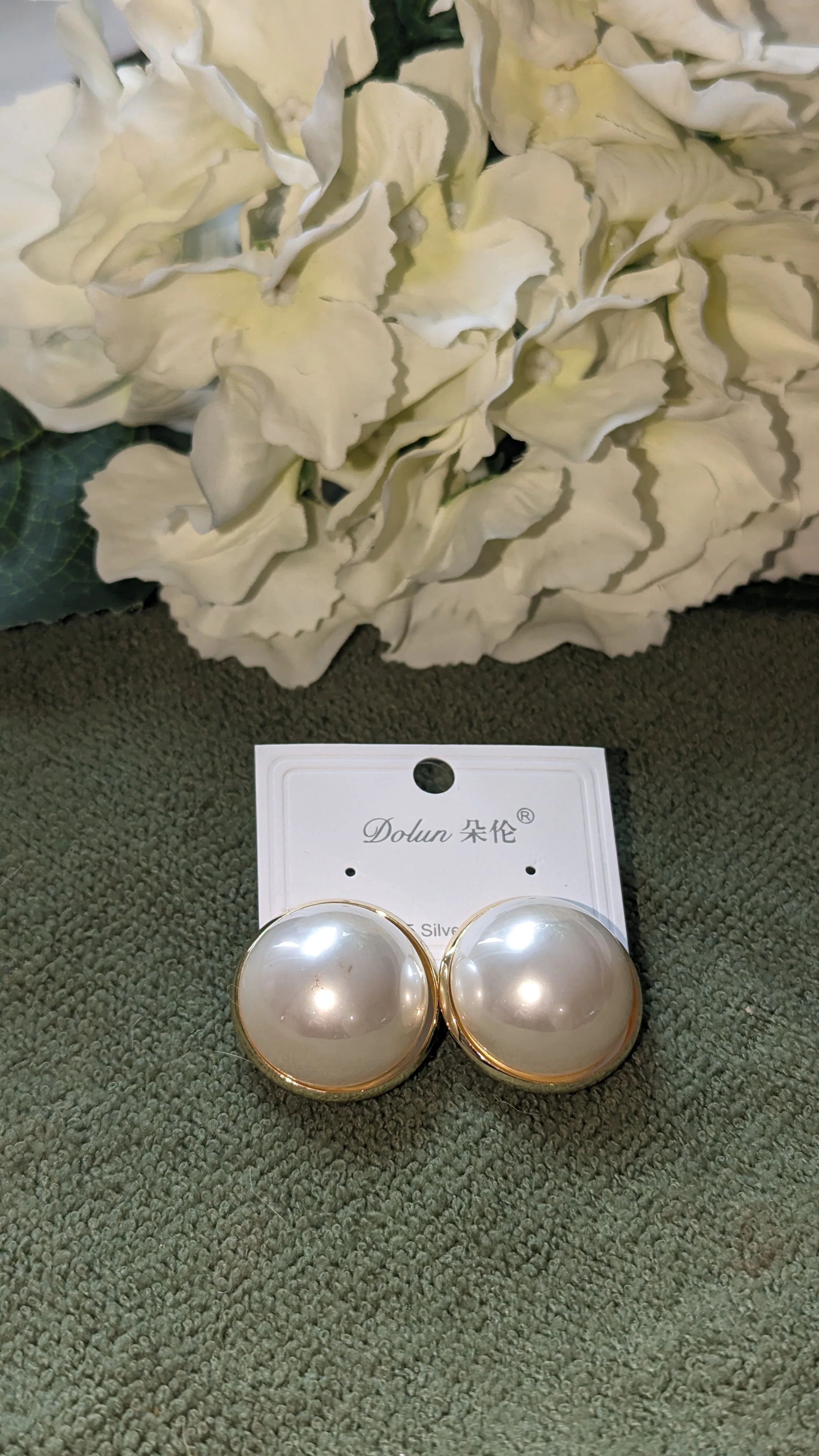 Large round pearl earrings - Image 3