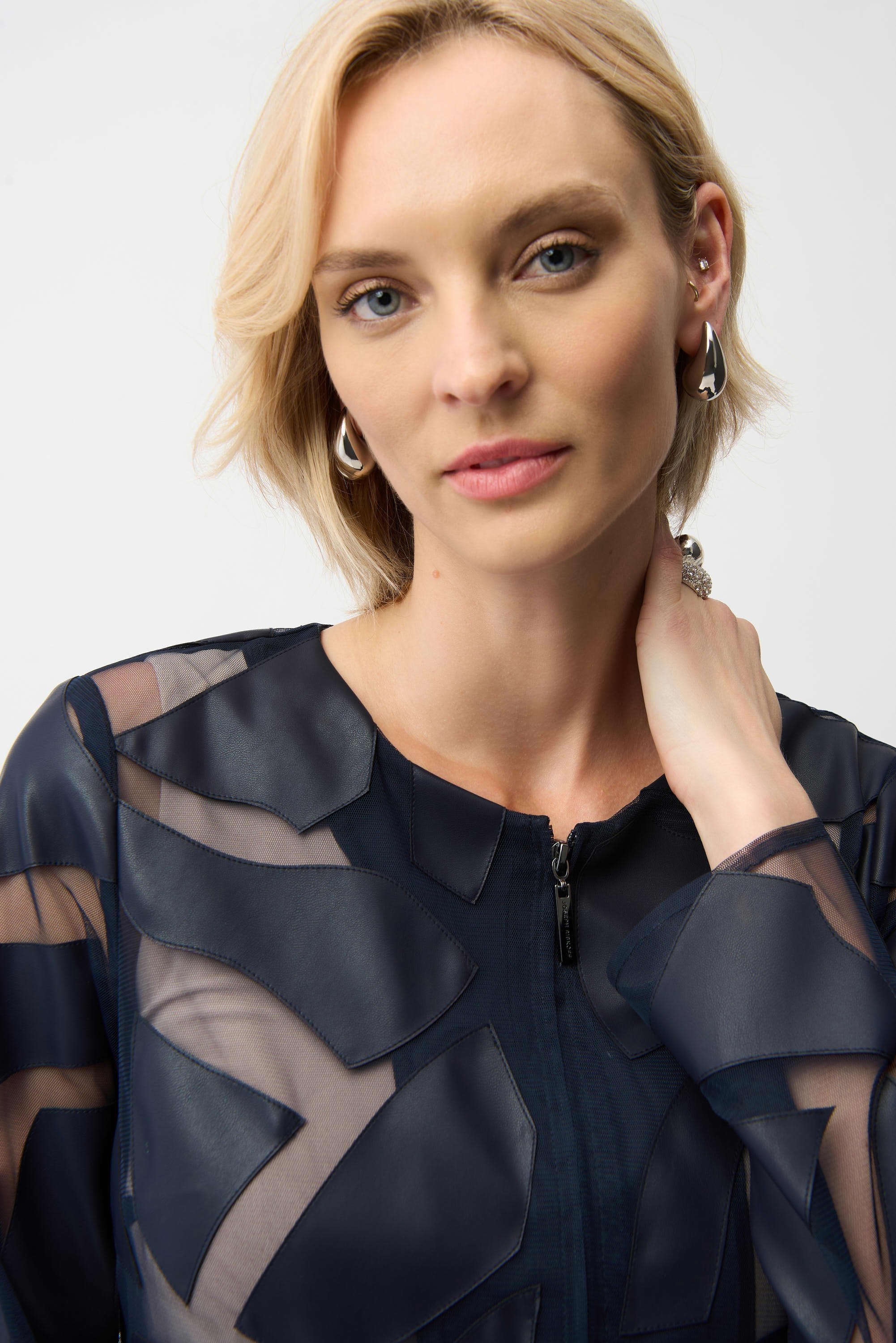 Laser Cut Leatherette Giraffe Print Fitted Jacket
261906 - Image 6