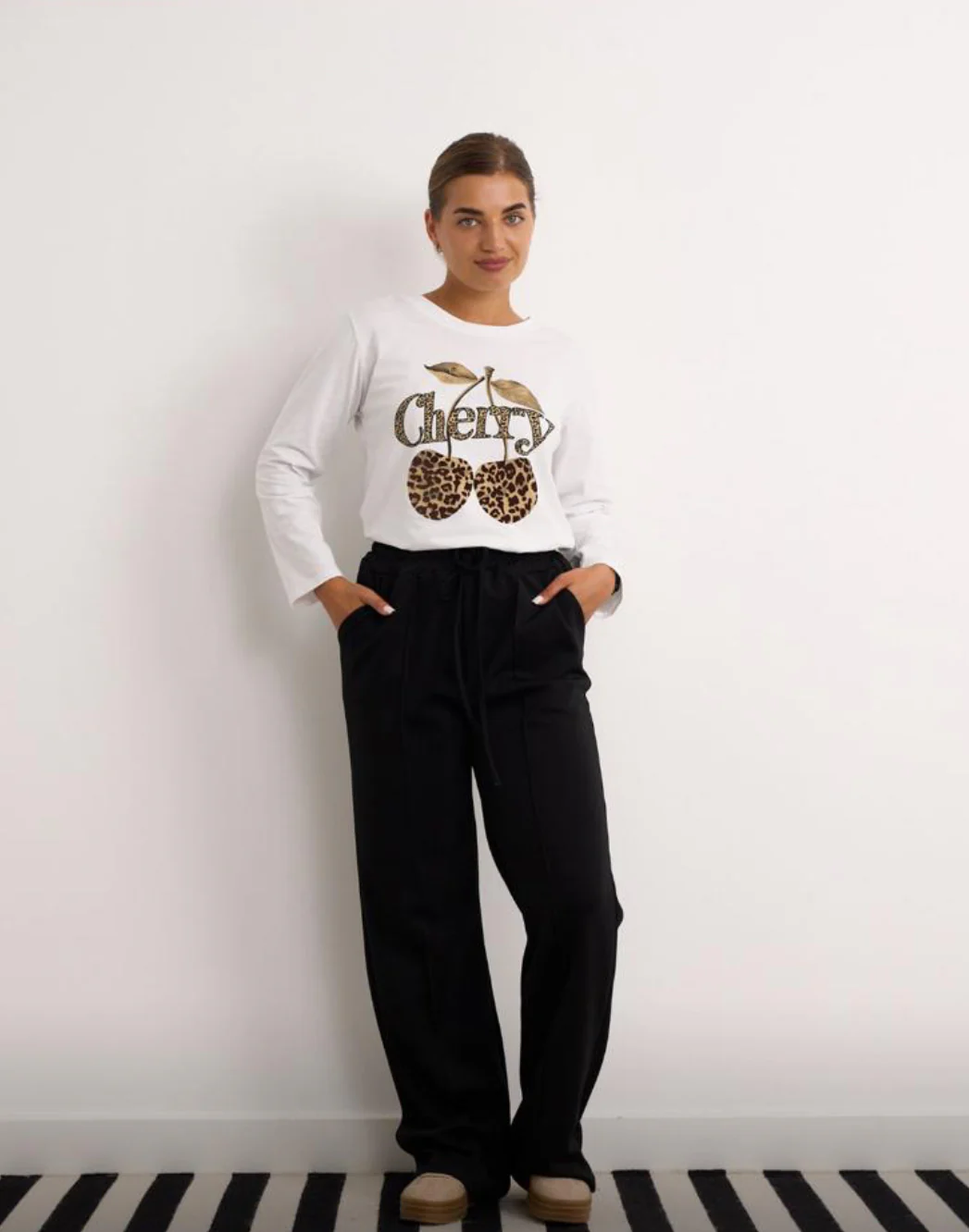 Leopard cherry t shirt - Image 3