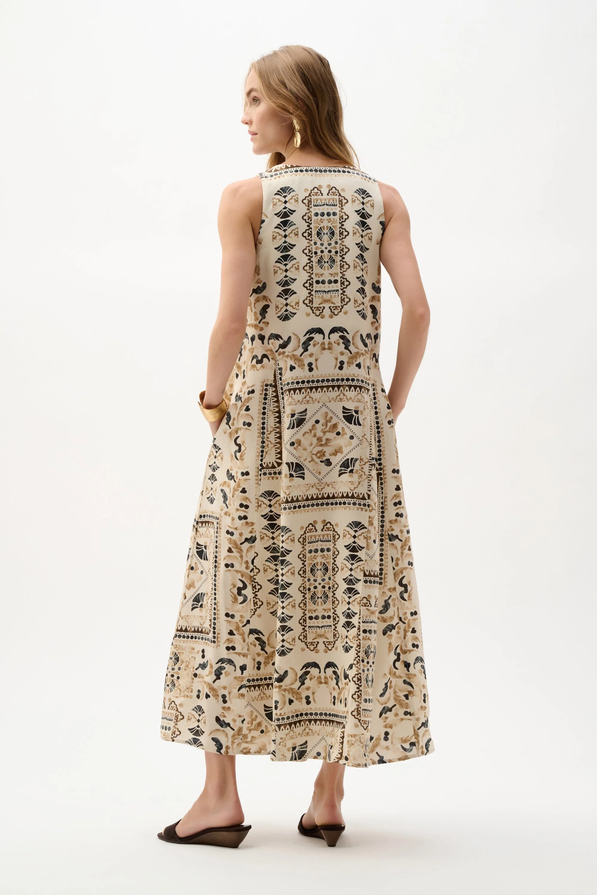 Linen Blend Scarf Print A-Line Dress
262908 Joseph Ribkoff - Image 4