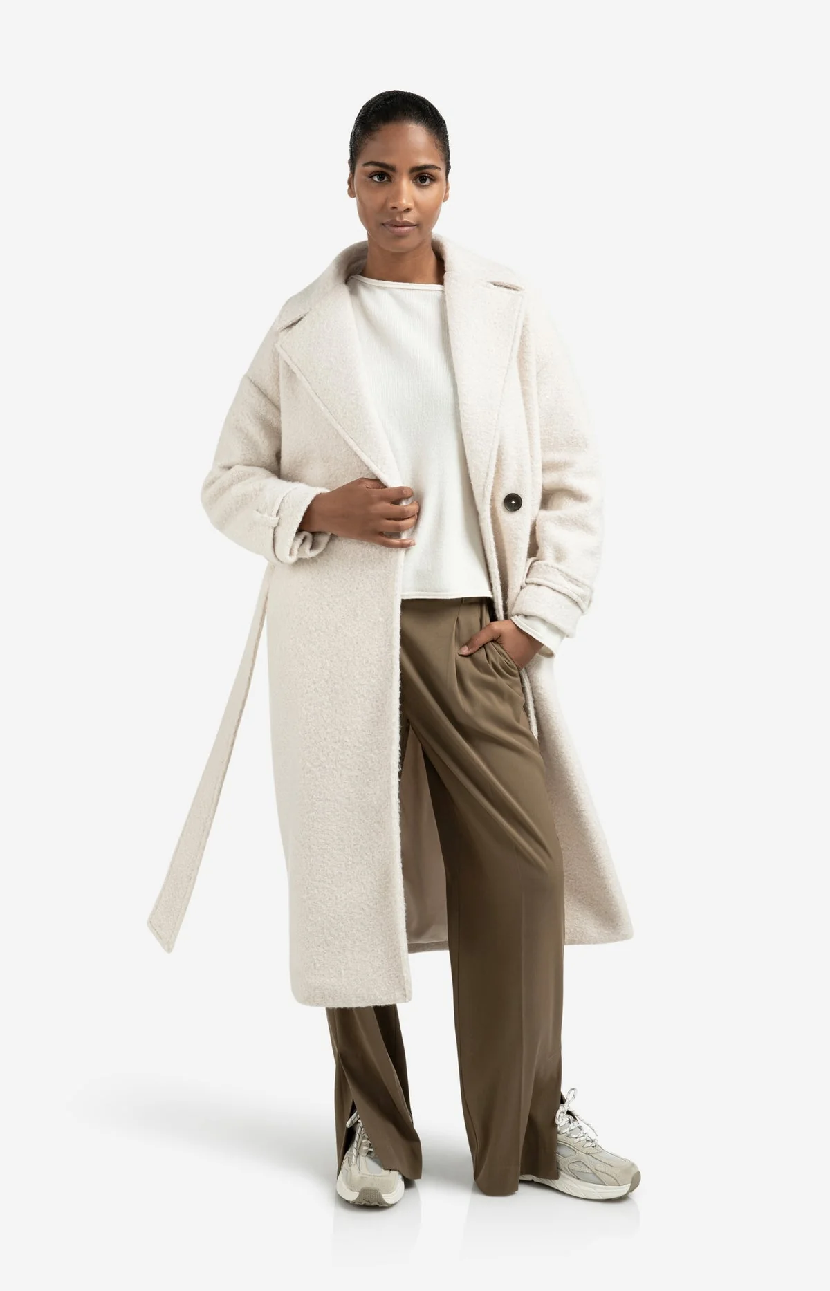 Long bouclé coat with belt and oversized fit - Image 2