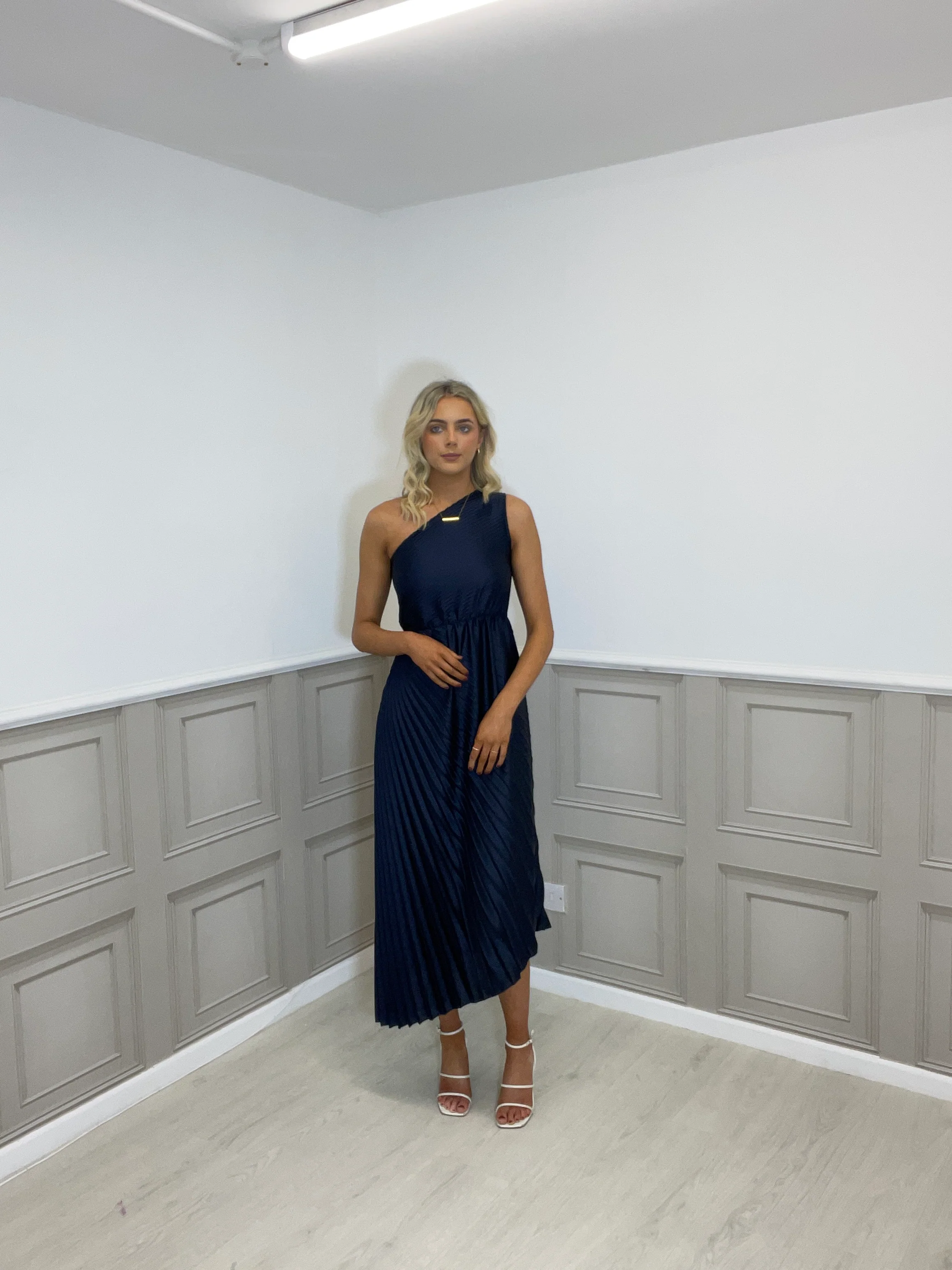 Tessa navy one shoulder dress - Image 5