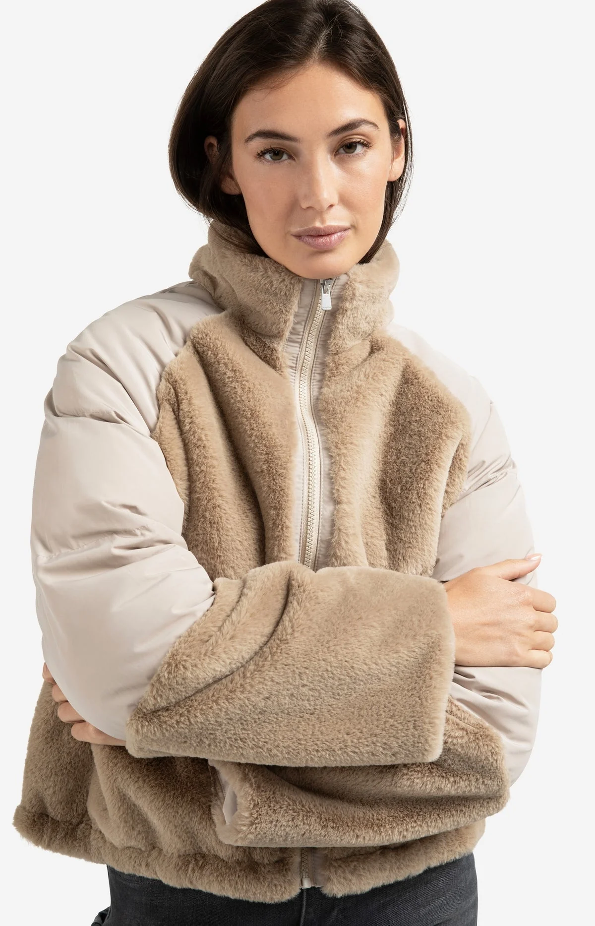 Short teddy jacket with padded sleeves - Image 4