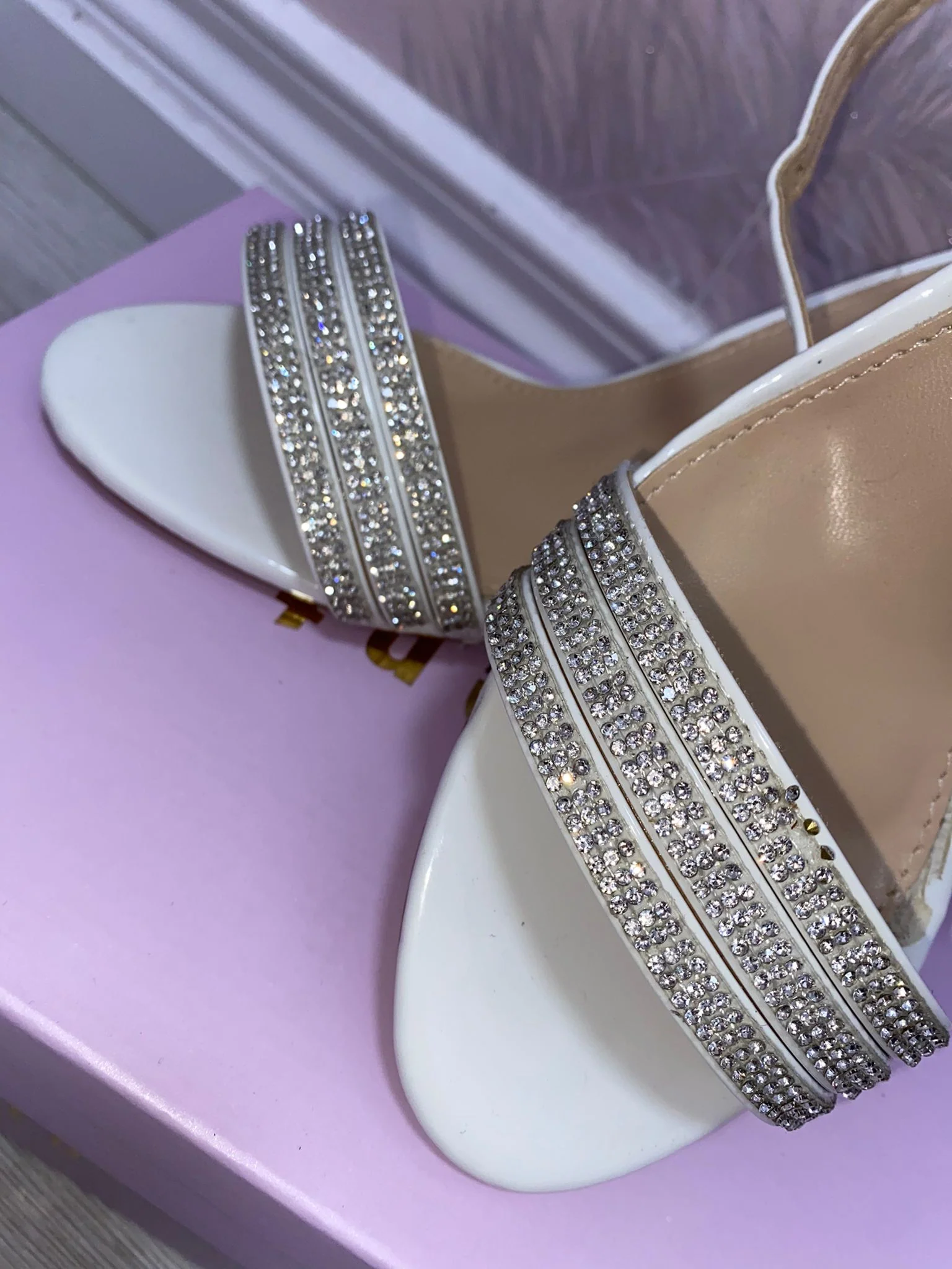Sorento white sandal - Image 3