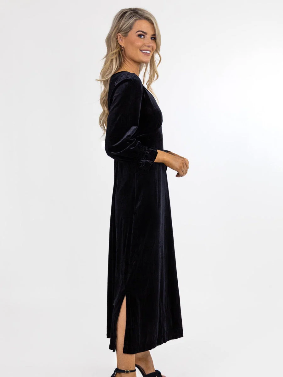 Streasa black velvet dress - Image 2