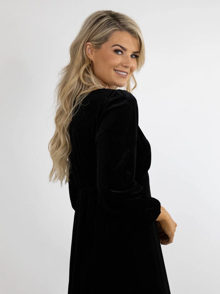 Streasa black velvet dress - Image 6