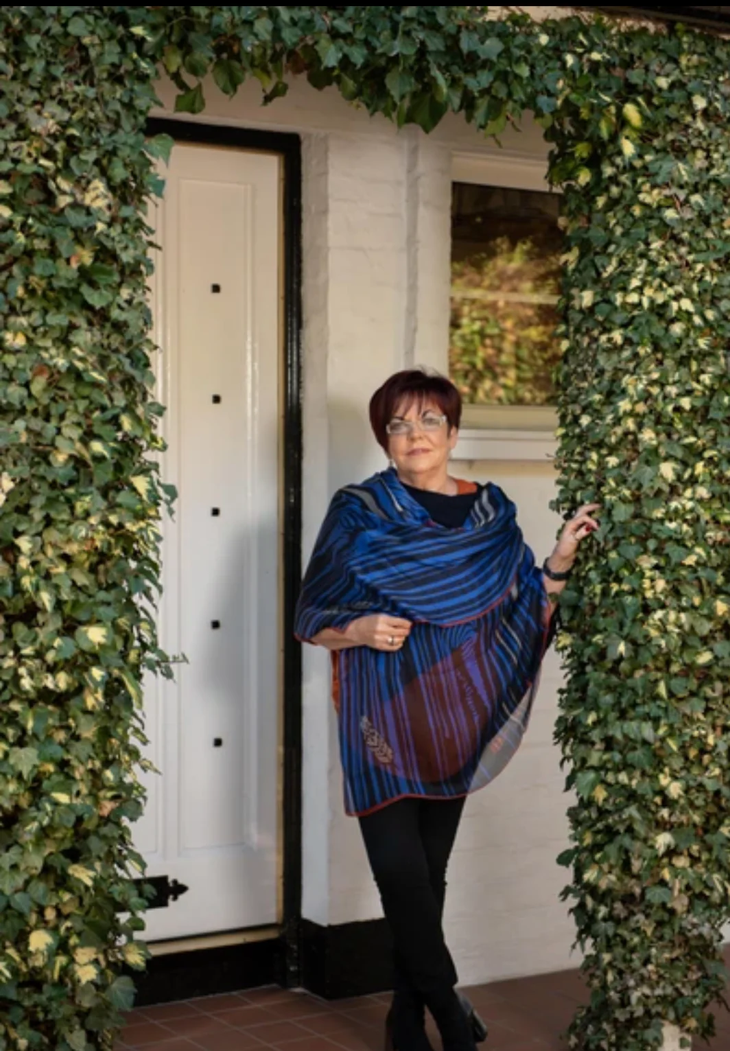 Susan mc cann 100% silk scarf - Image 3