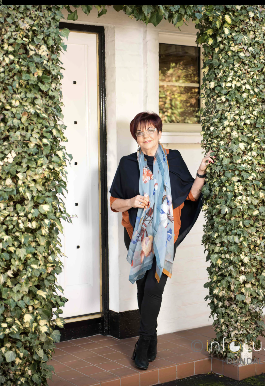 Susan mc Cann silk scarf - Image 3