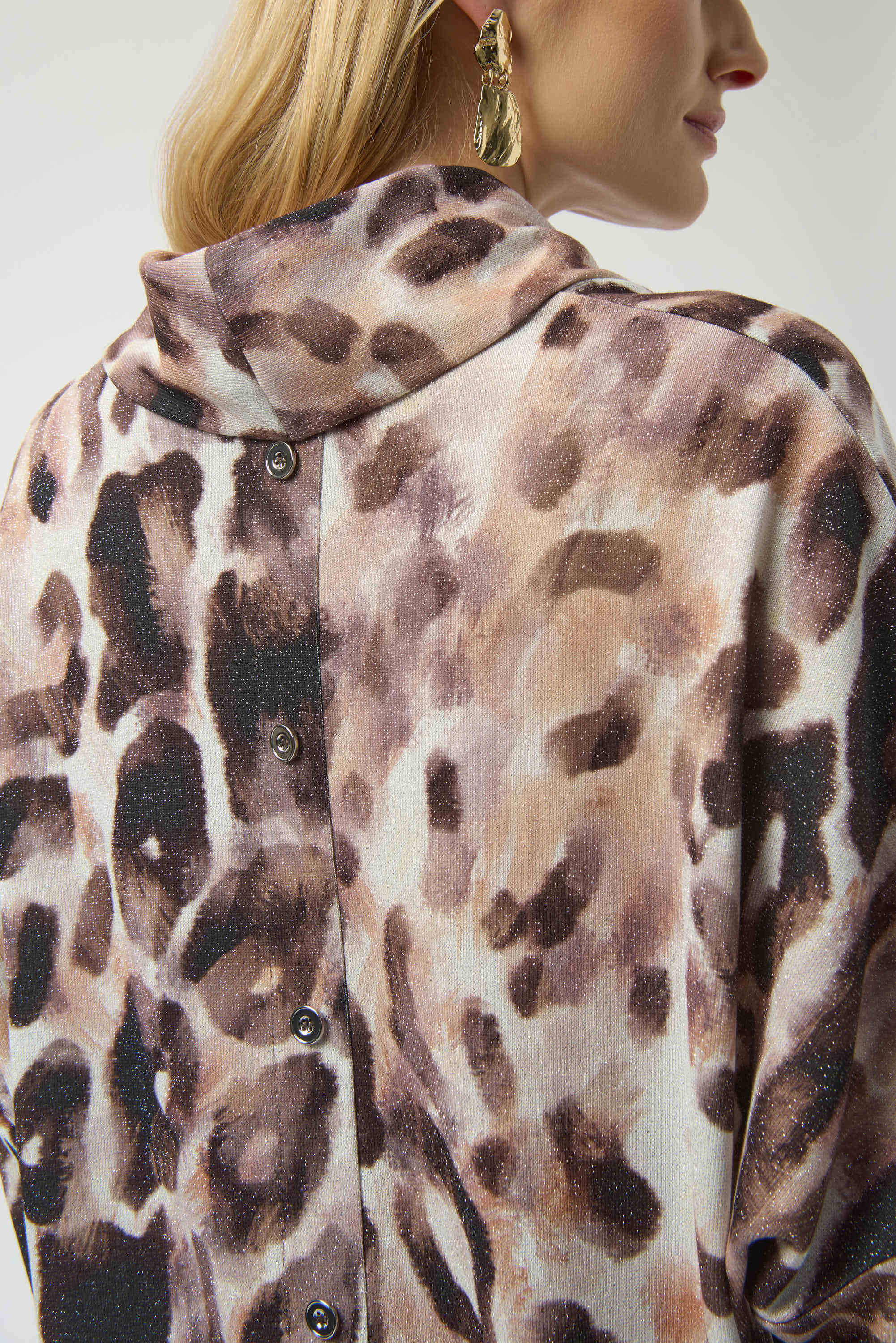 Sweater Knit Animal Print Tunic
254033 - Image 8