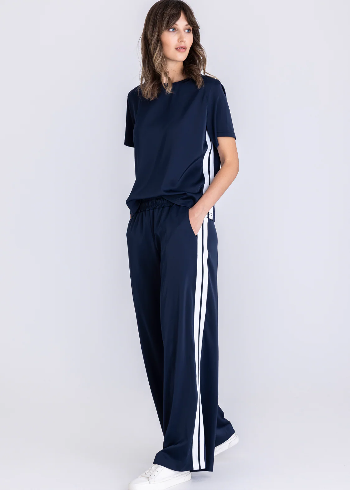 TUZZI 411.658 Diva state of mind- Navy wide leg track bottoms - Image 5