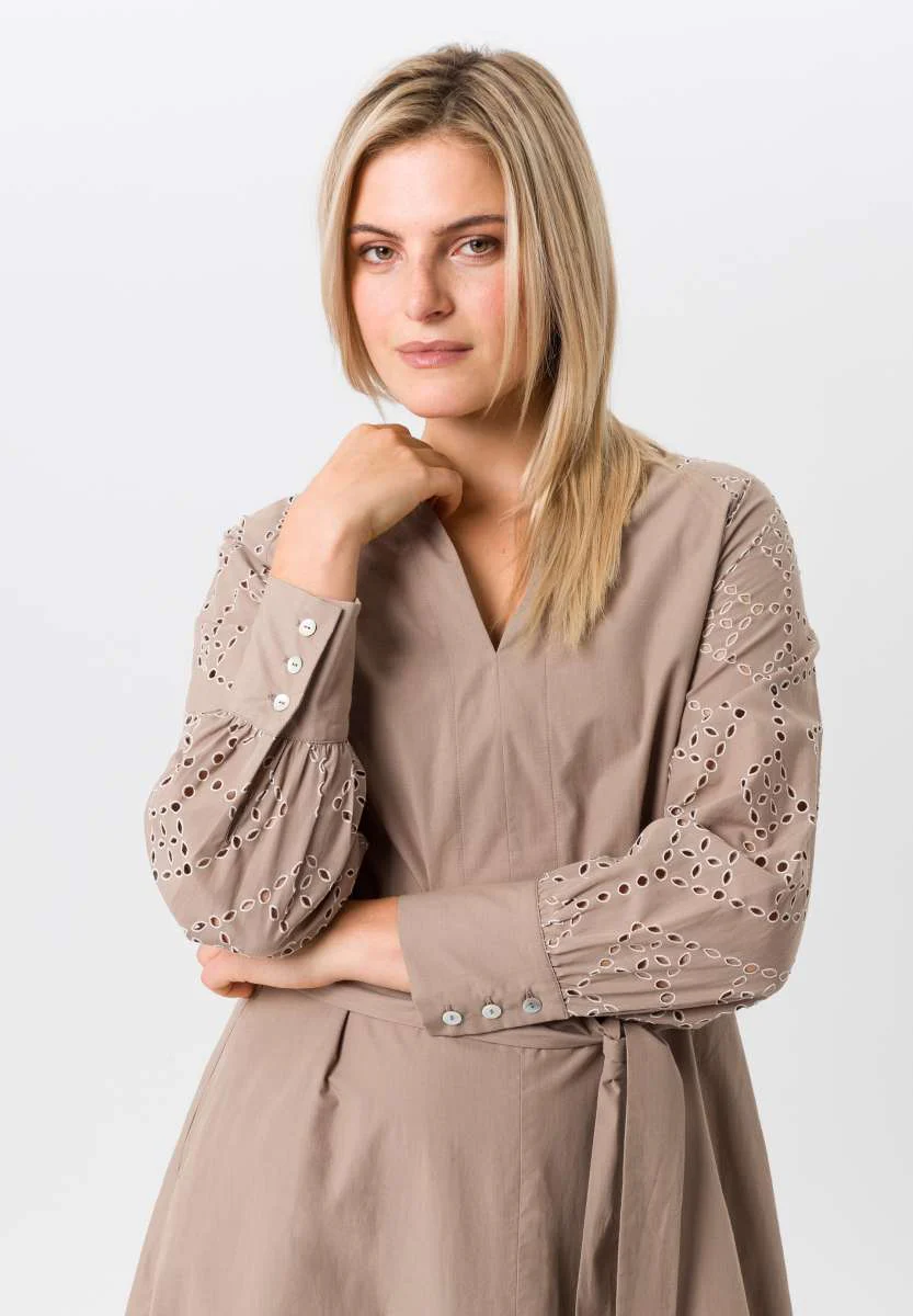 Tuzzi dress with embroidery accents - Image 4