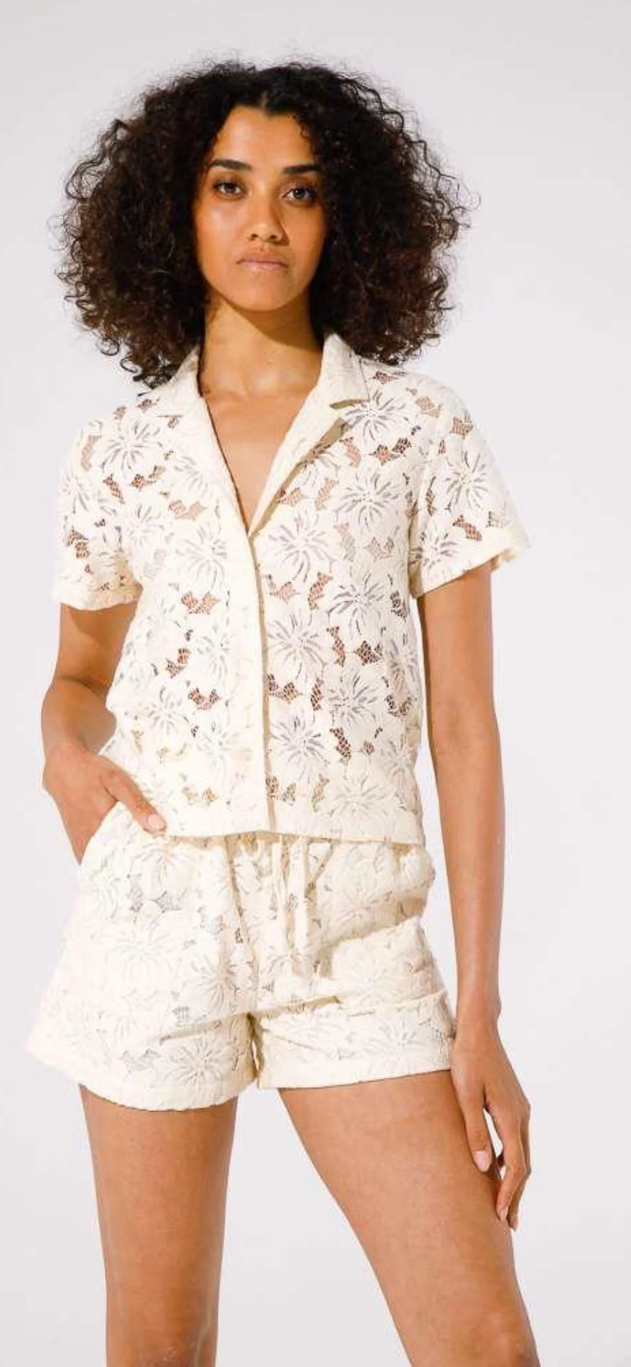 Two-piece set in cotton lace. - Image 2
