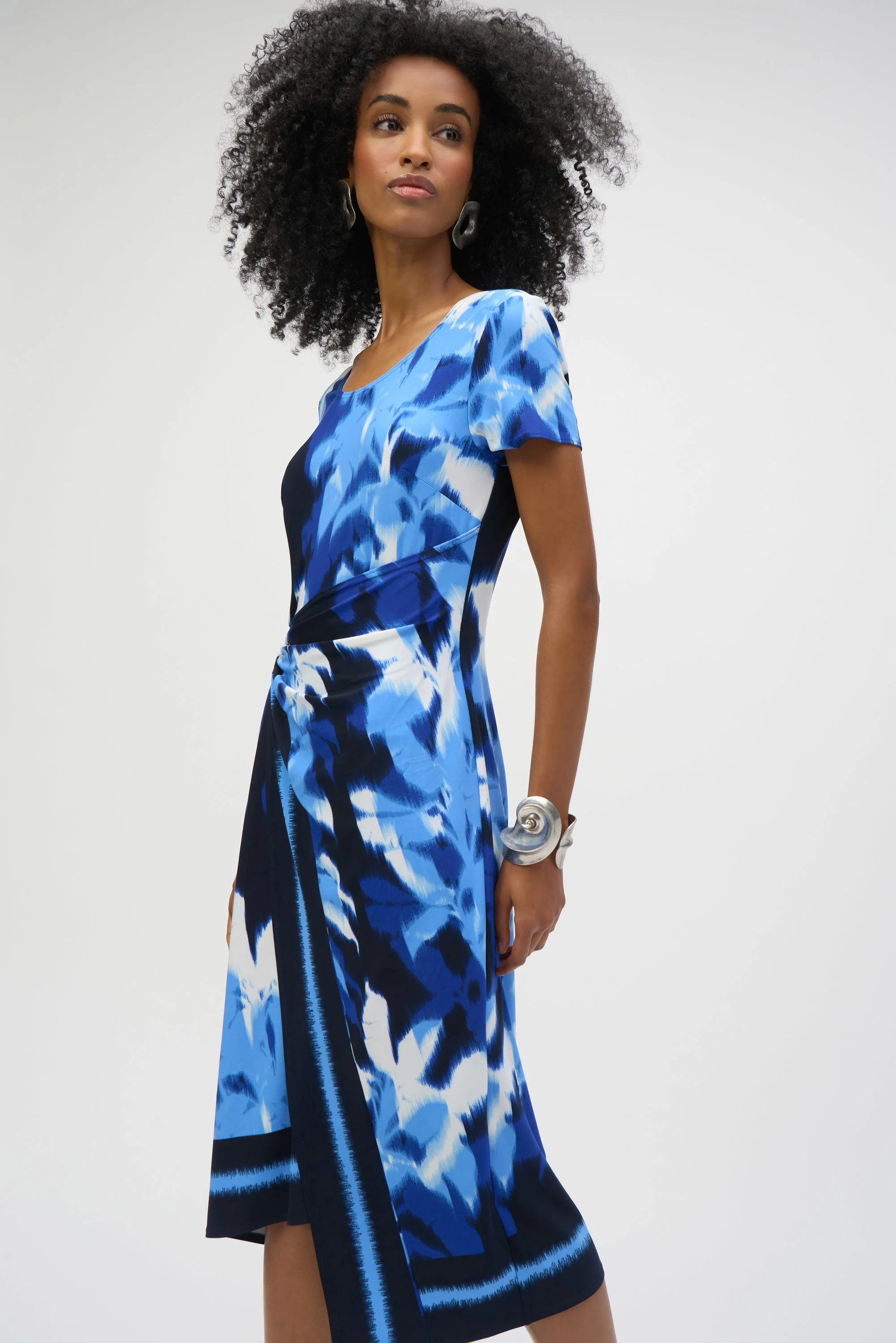 Silky Knit Tropical Print Sheath Dress
252179 - Image 4