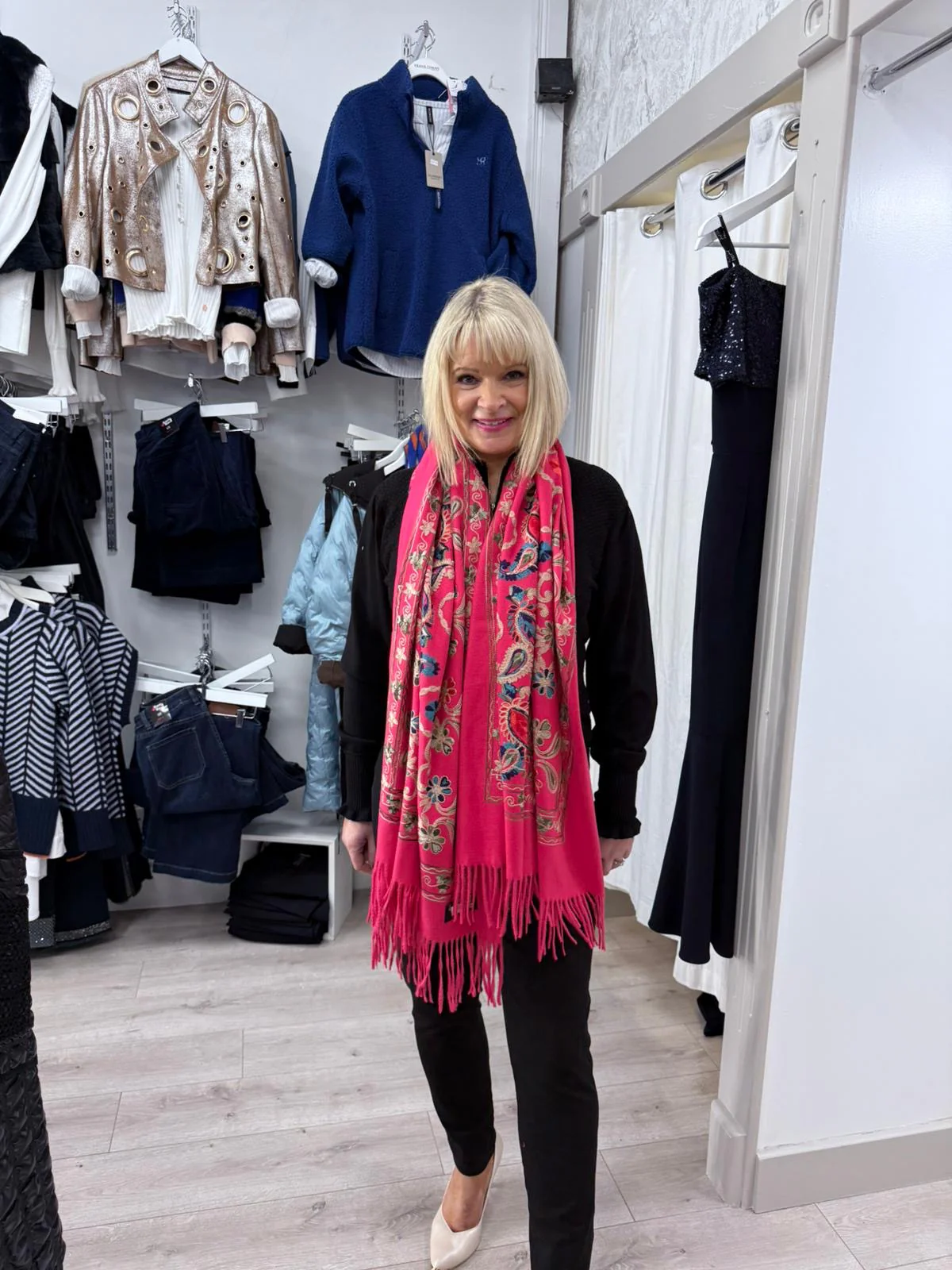 Doctor Bear Luxury cashmere feel scarf in fuchsia pink - Image 3
