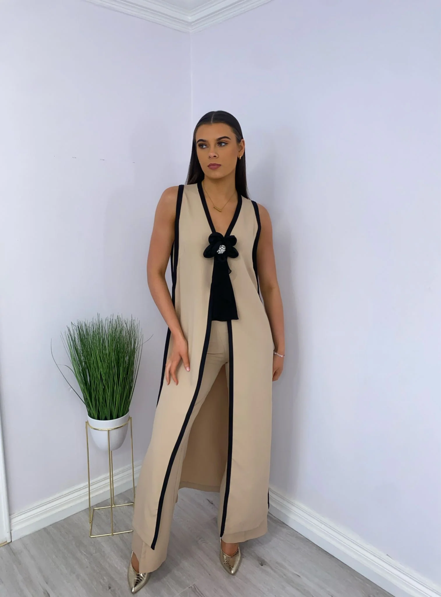 Vivianna nude two piece trousers suit - Image 2
