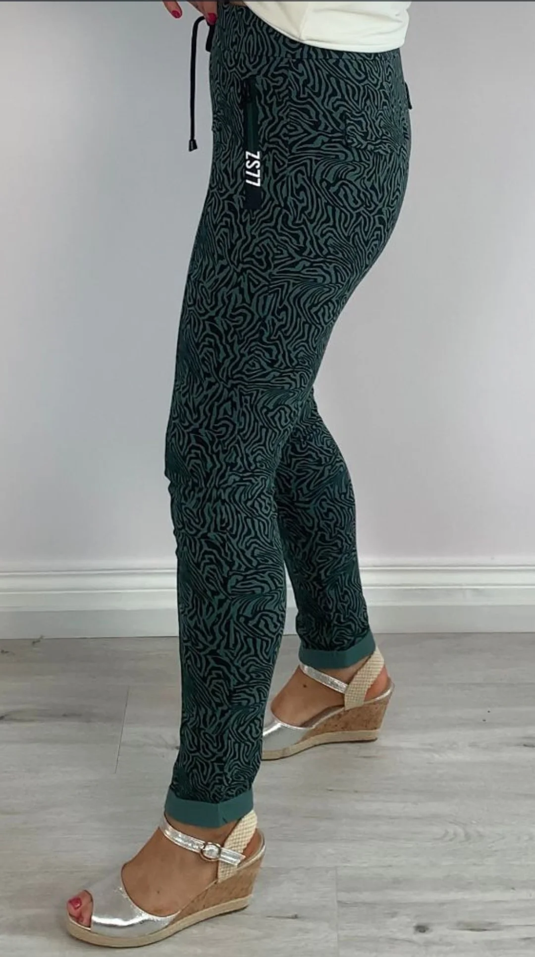 Zoso animal print bottom - Image 4
